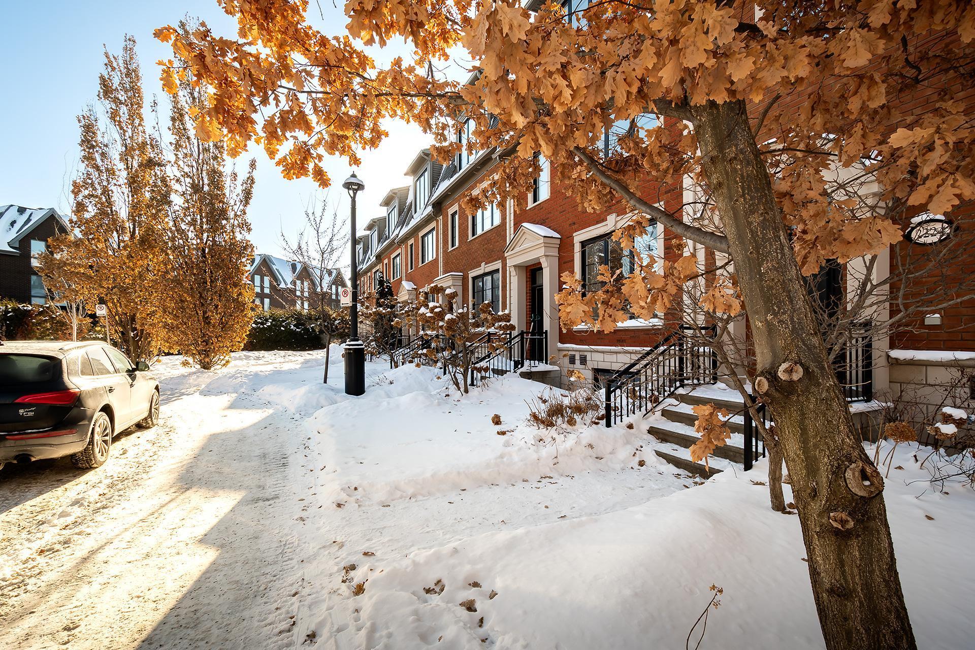 









2220


Rue de l'Équateur

,
Montréal (Saint-Laurent),




QC
H4R0H4

