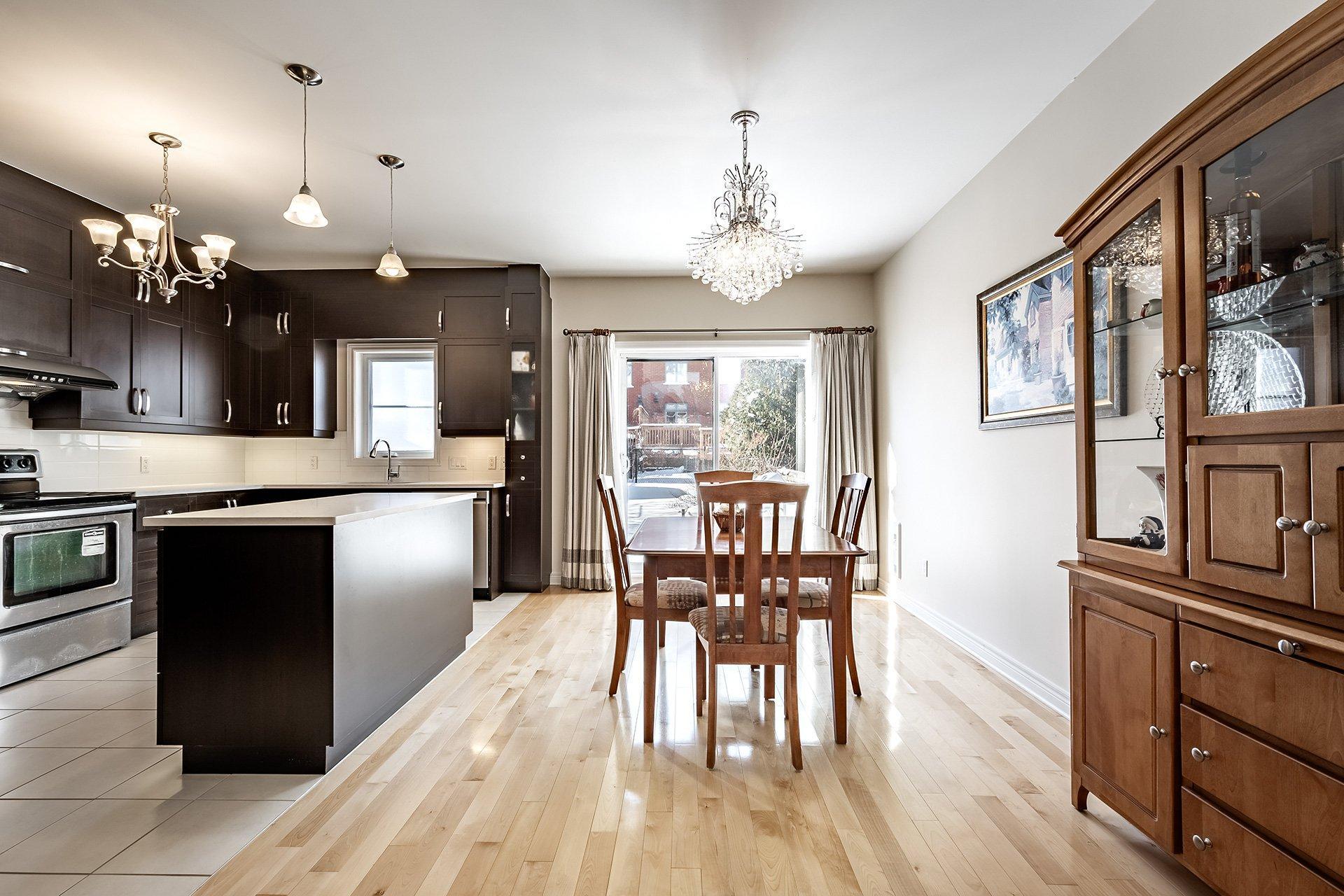 









2220


Rue de l'Équateur

,
Montréal (Saint-Laurent),




QC
H4R0H4

