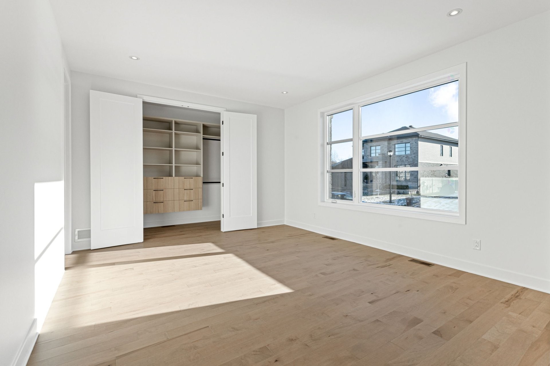 









1145


Rue Jean-Vallerand

,
Boucherville,




QC
J4B0H5

