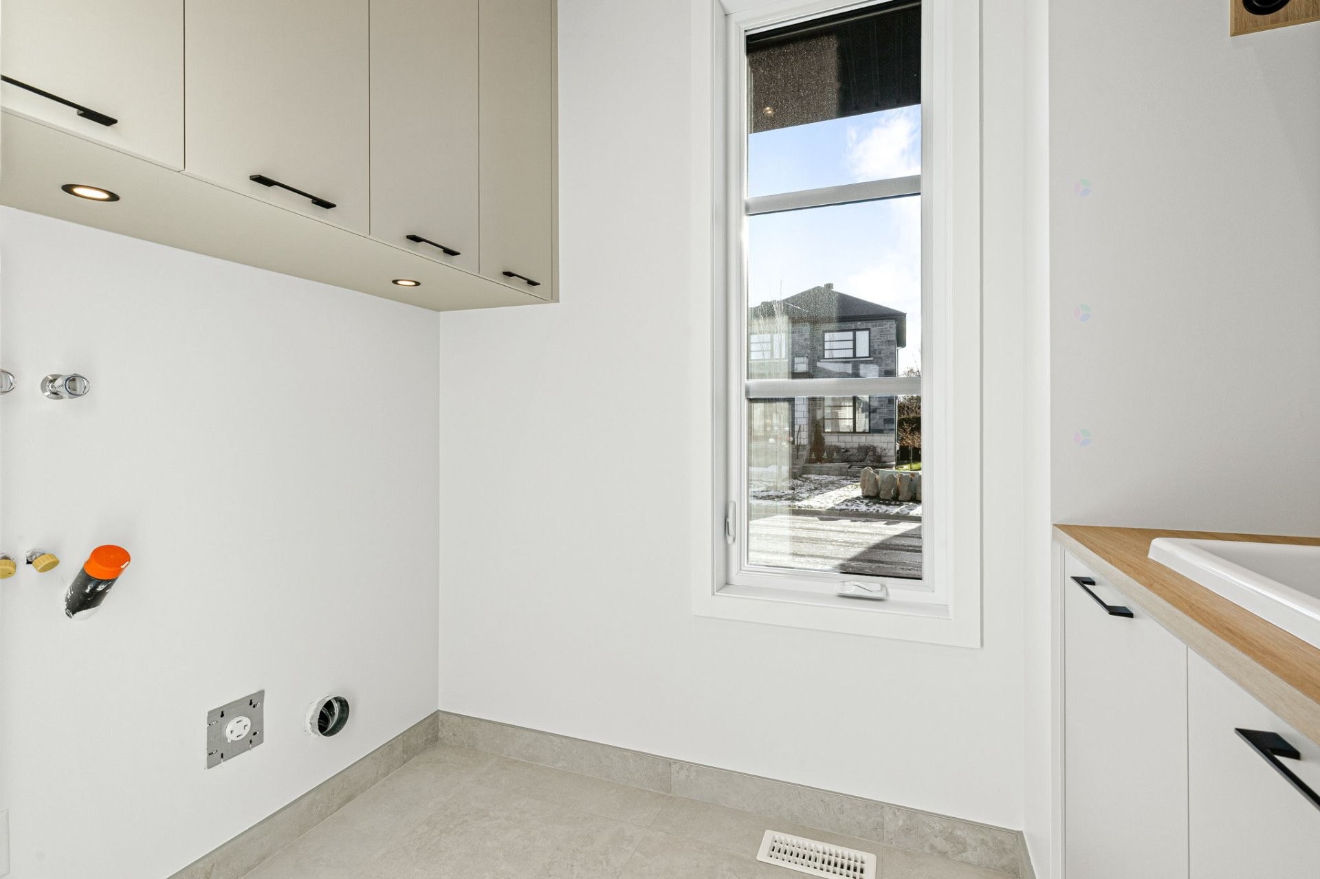 









1145


Rue Jean-Vallerand

,
Boucherville,




QC
J4B0H5

