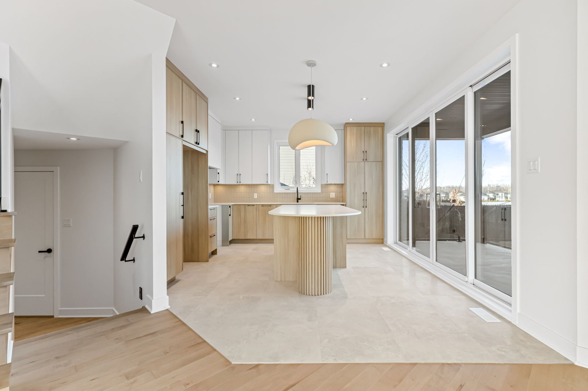 









1145


Rue Jean-Vallerand

,
Boucherville,




QC
J4B0H5

