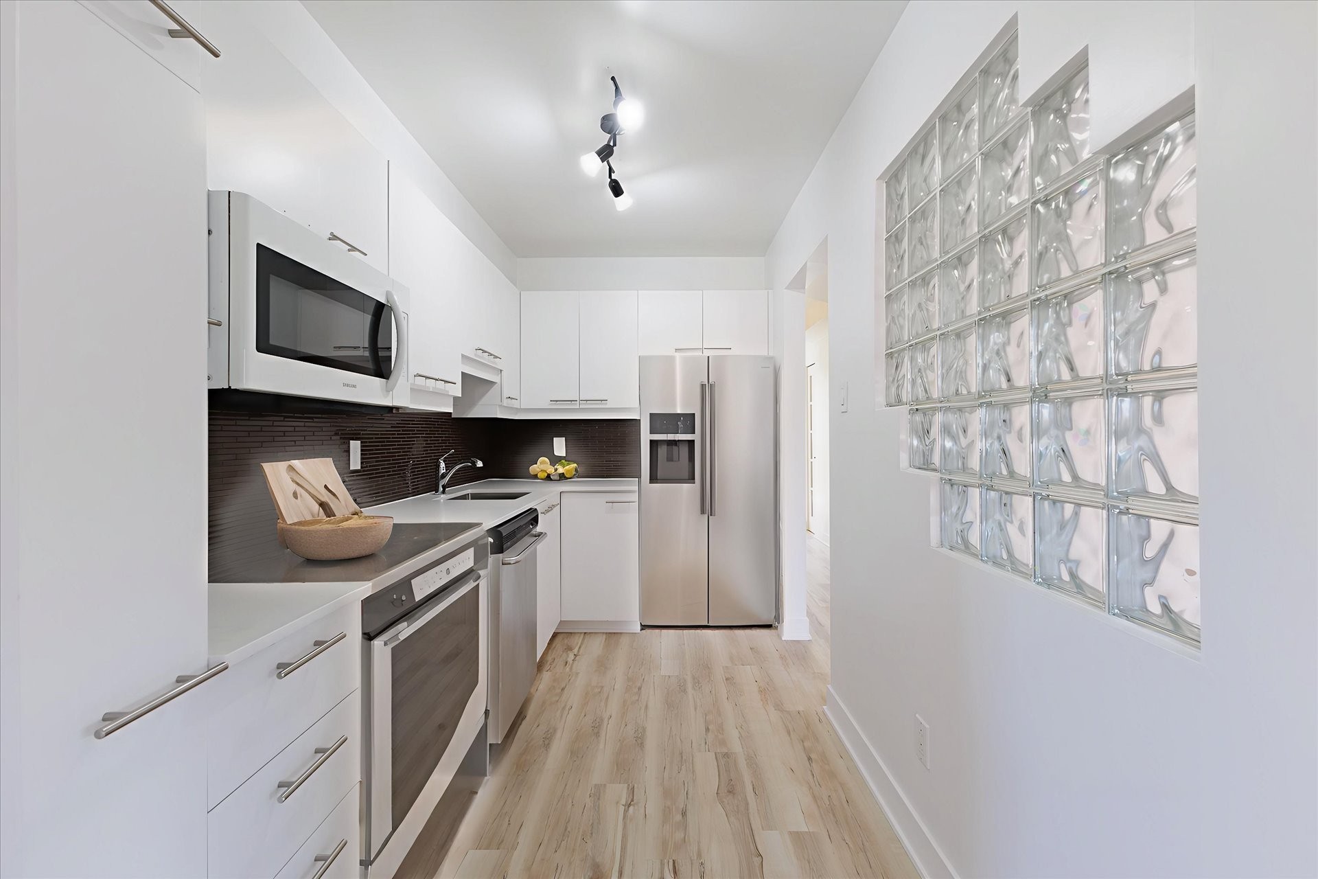 









1350


Rue Hyman

, 201,
Montréal (Pierrefonds-Roxboro),




QC
H8Y3N8

