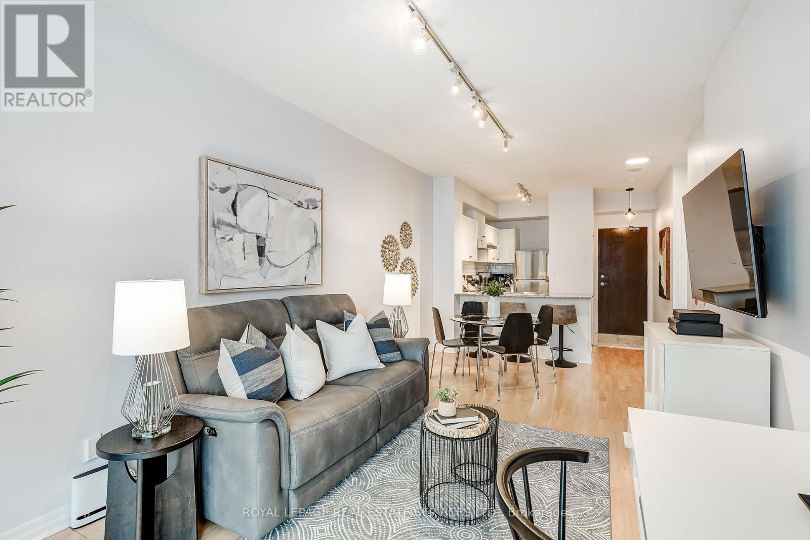 












1106 - 1359 RATHBURN ROAD

,
Mississauga,




Ontario
L4W5P7

