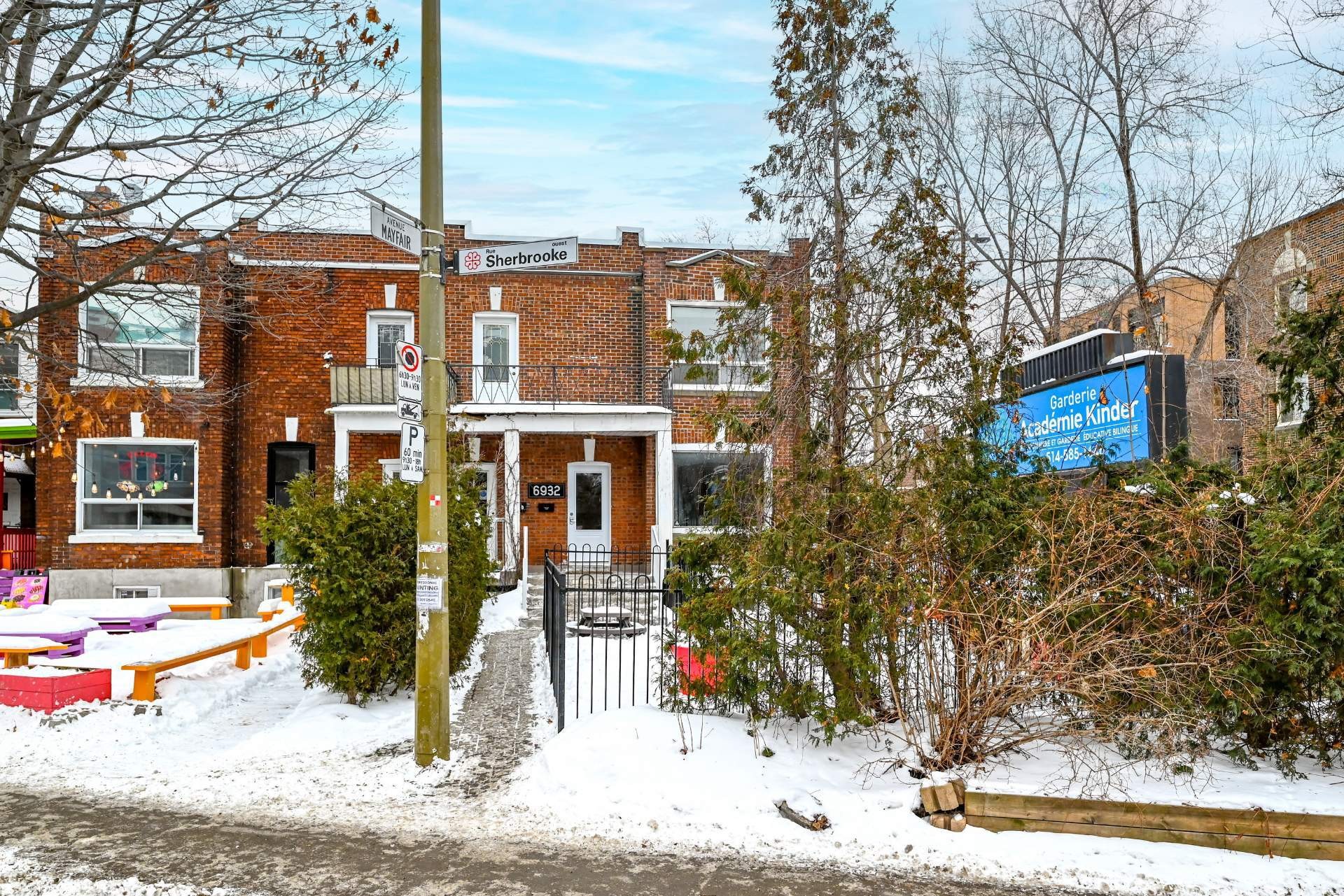 









6930Z

 - 6932Z


Rue Sherbrooke O.

,
Montréal (Côte-des-Neiges/Notre-Dame-de-Grâce),




QC
H4P1P9

