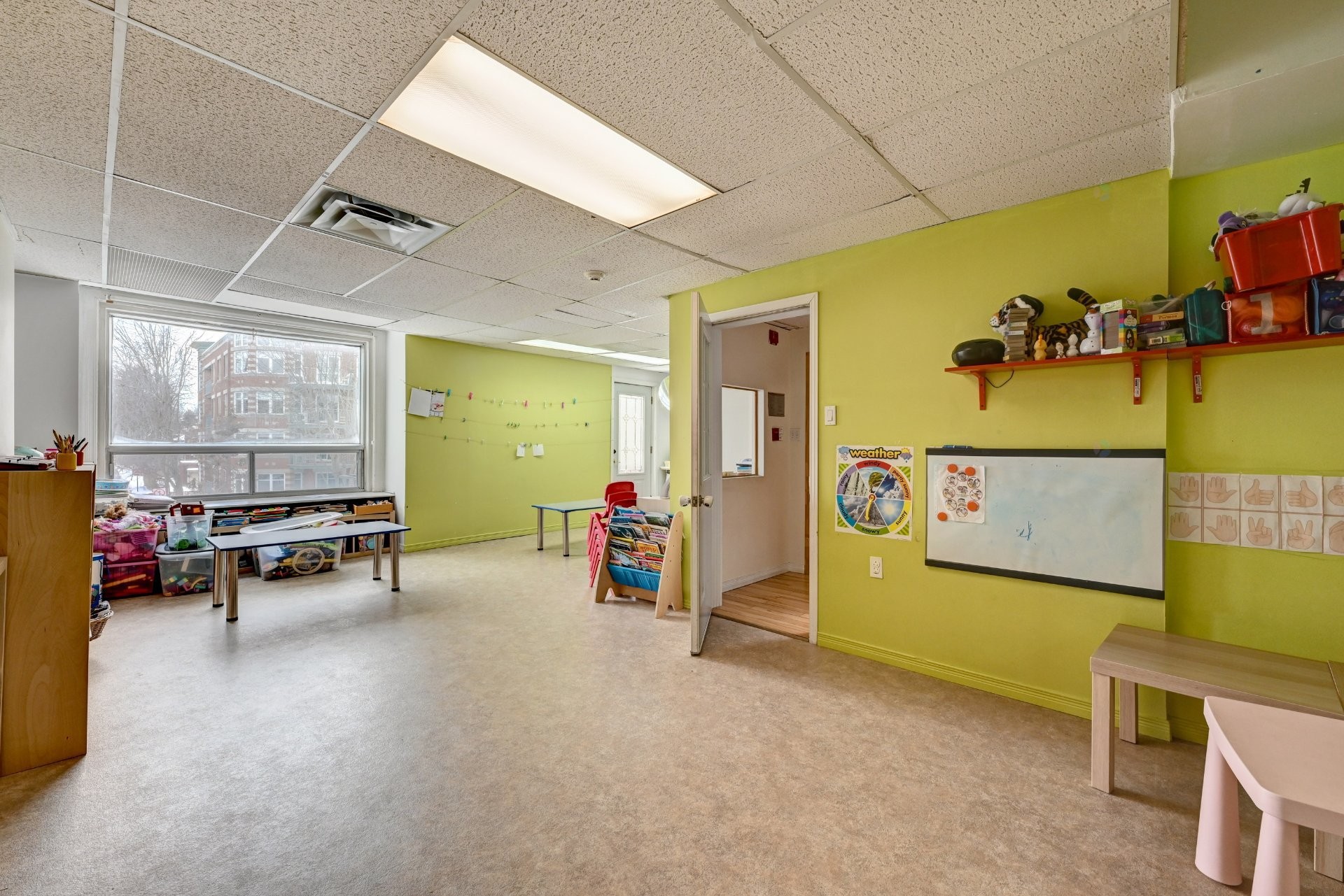 









6930Z

 - 6932Z


Rue Sherbrooke O.

,
Montréal (Côte-des-Neiges/Notre-Dame-de-Grâce),




QC
H4P1P9

