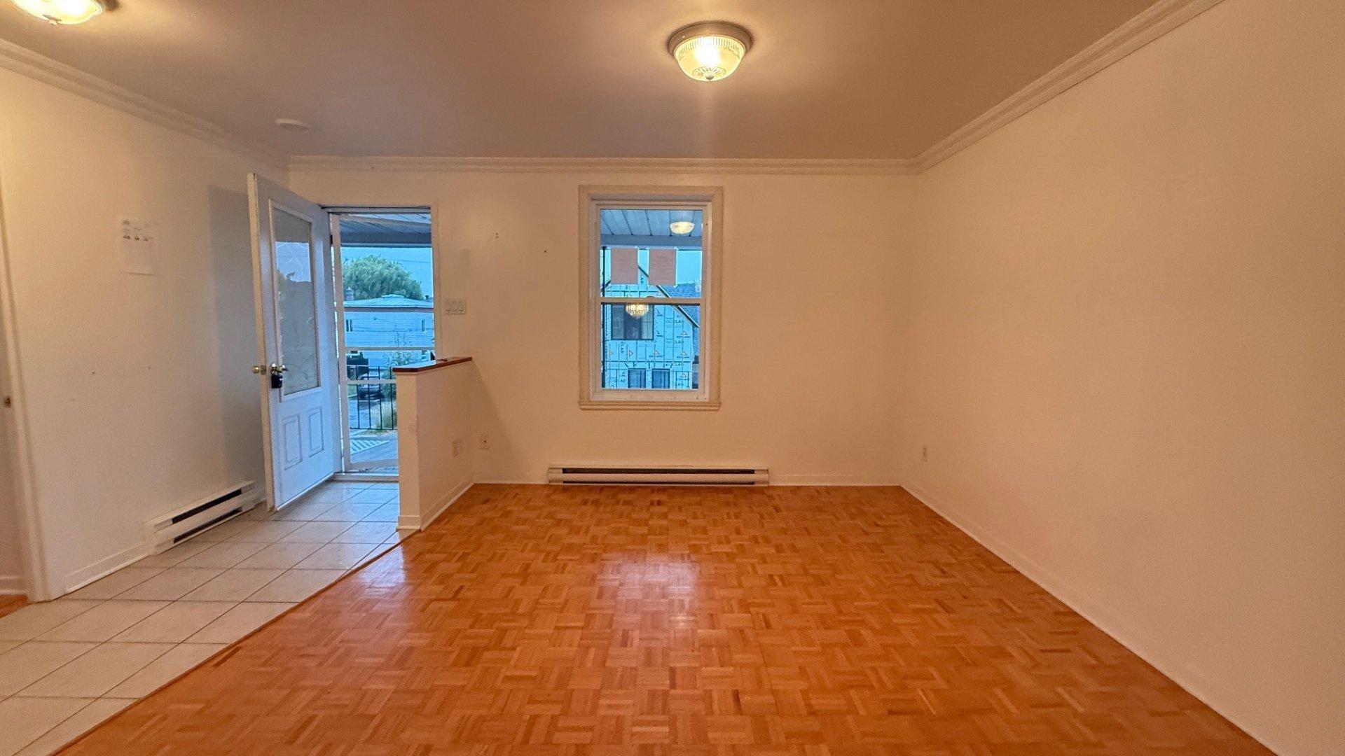 









85

 - 87


Rue Notre-Dame

,
L'Épiphanie,




QC
J5X2V4

