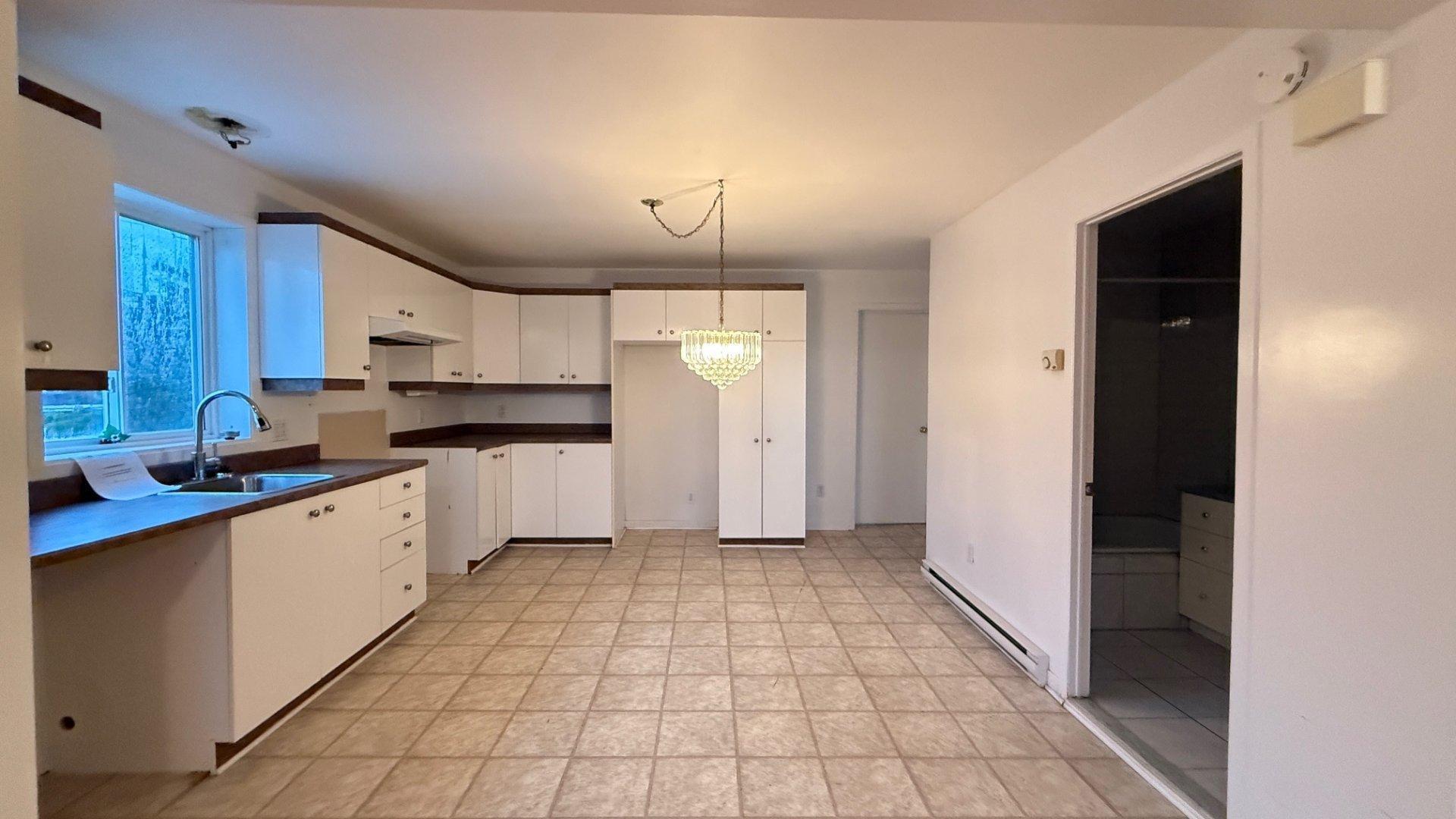 









85

 - 87


Rue Notre-Dame

,
L'Épiphanie,




QC
J5X2V4

