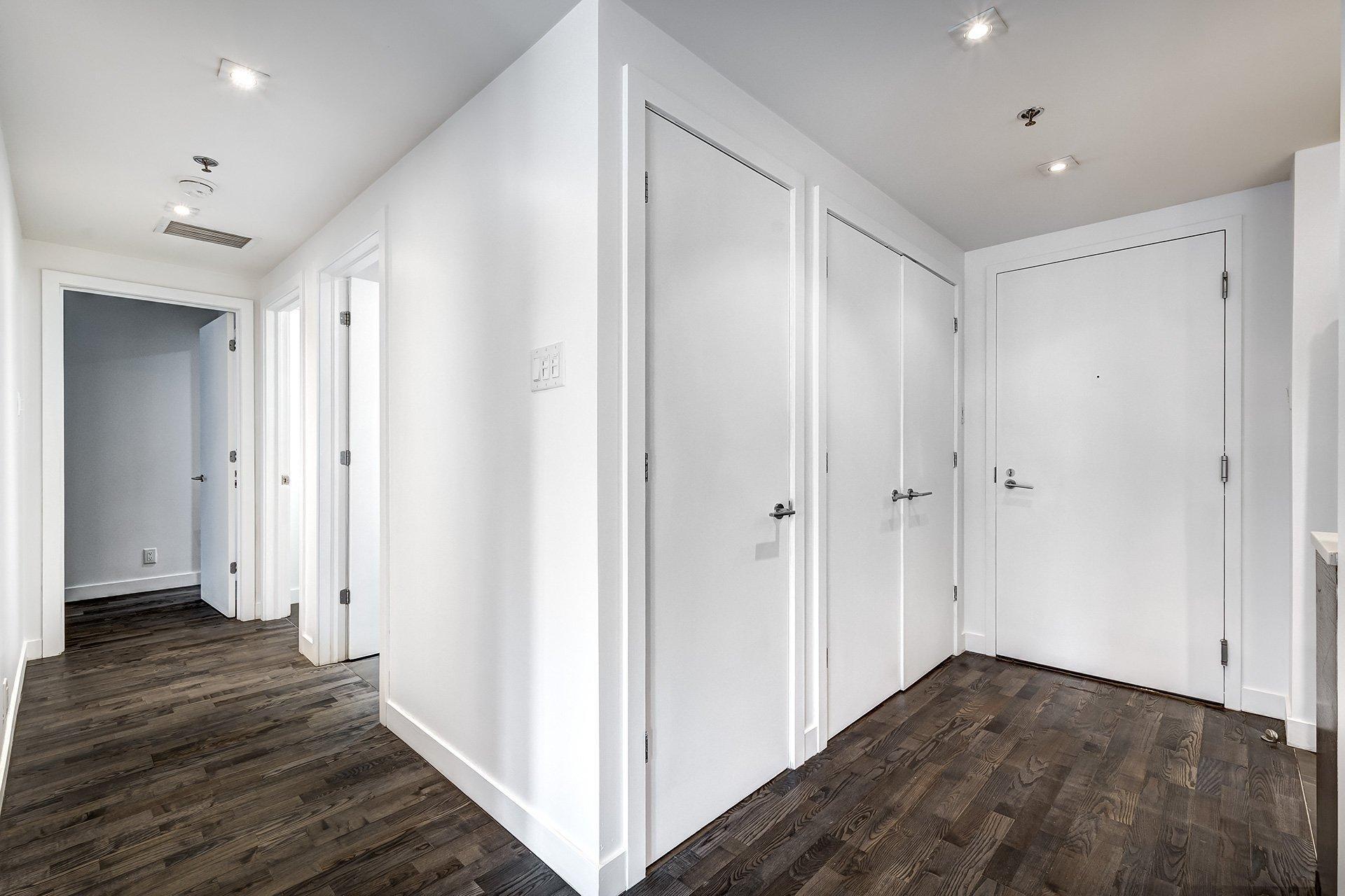 









905


Av. Plymouth

, 312,
Mont-Royal,




QC
H4P1B2

