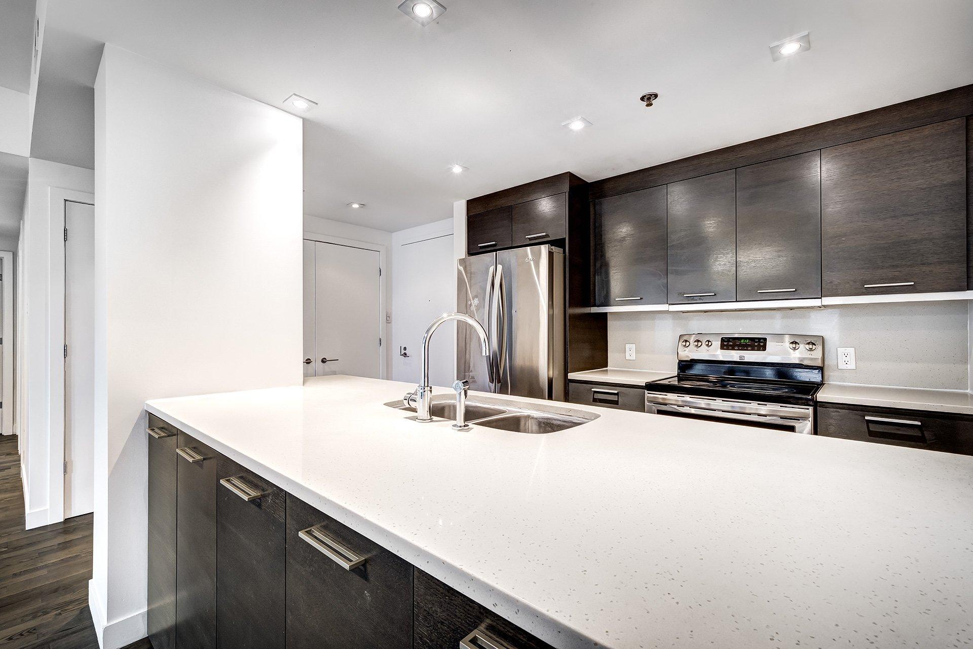 









905


Av. Plymouth

, 312,
Mont-Royal,




QC
H4P1B2

