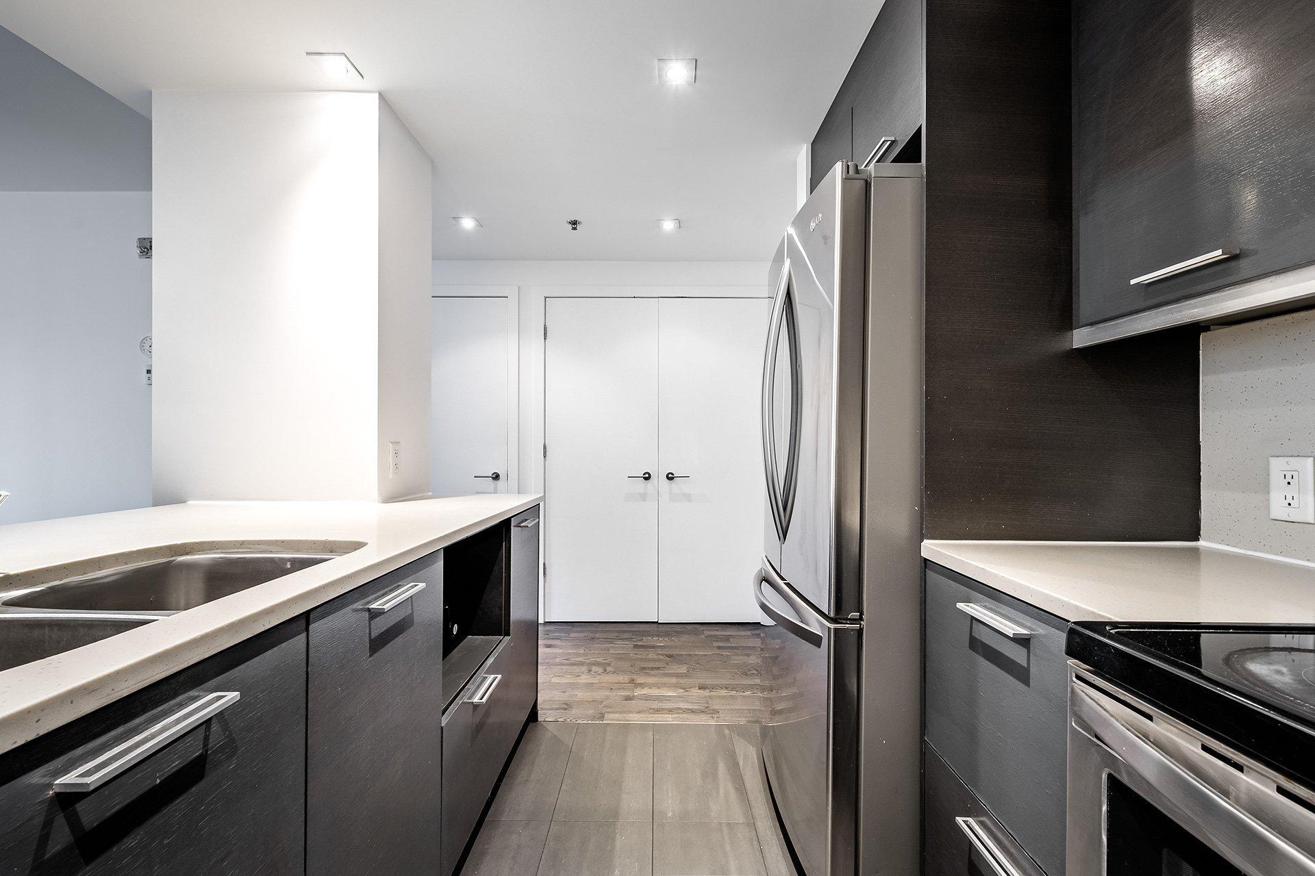 









905


Av. Plymouth

, 312,
Mont-Royal,




QC
H4P1B2

