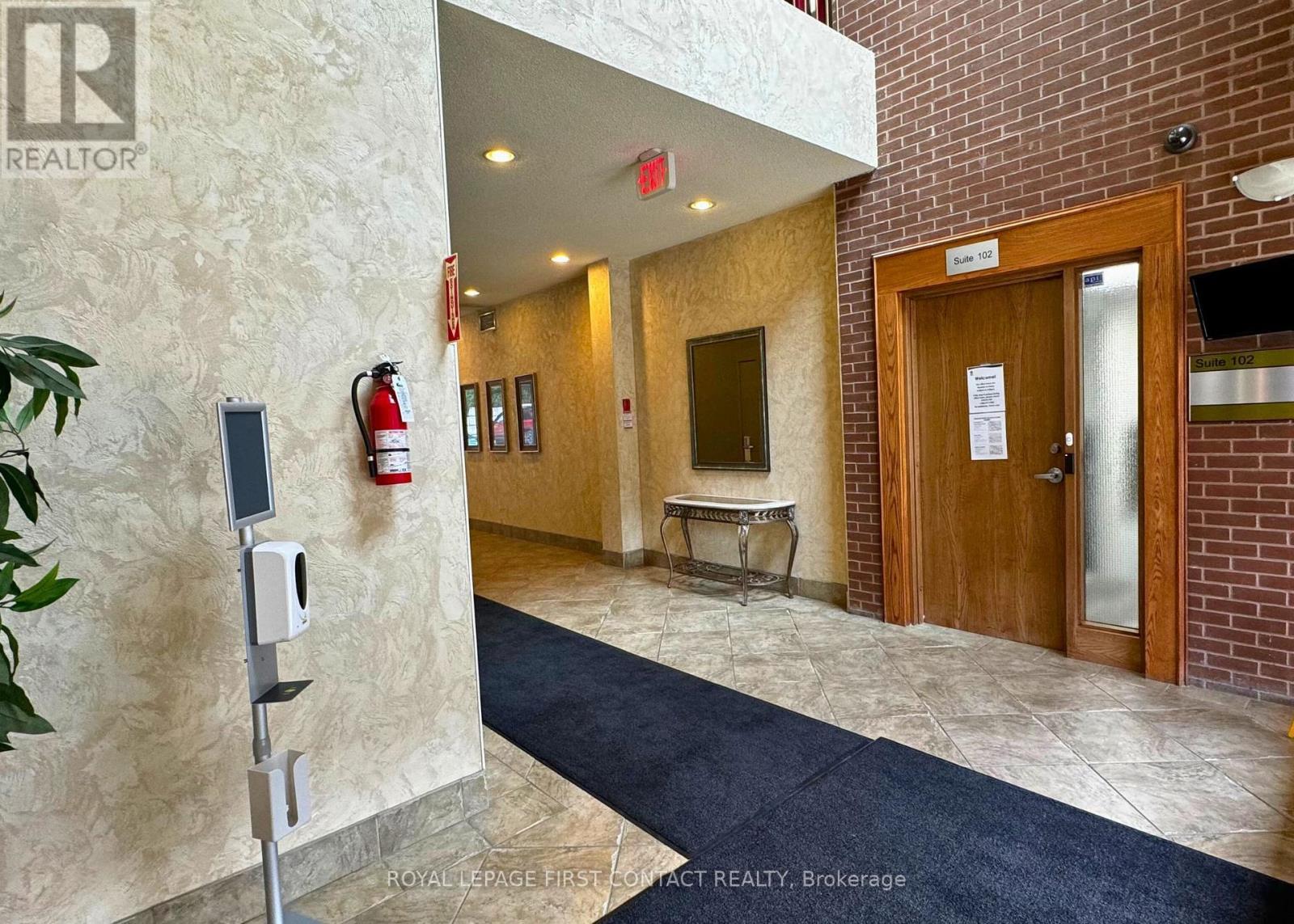 












301 - 135 BAYFIELD STREET

,
Barrie,




Ontario
L4M3B3

