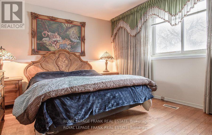 












1273 BELAIR CRESCENT

,
Oshawa (Eastdale),




Ontario
L1K1G9

