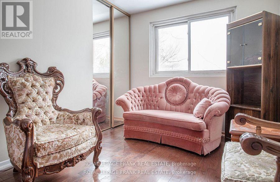 












1273 BELAIR CRESCENT

,
Oshawa (Eastdale),




Ontario
L1K1G9

