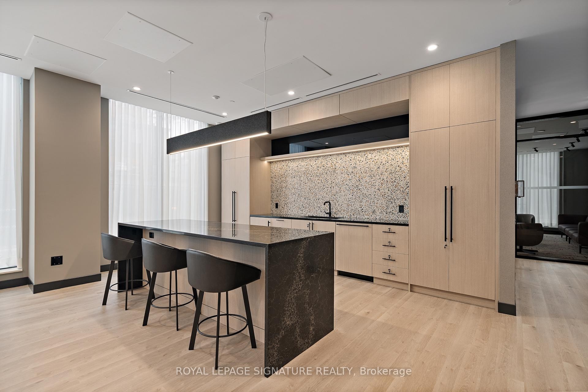 









664


Spadina

Avenue, 707,
Toronto,




ON
M5S 0G4

