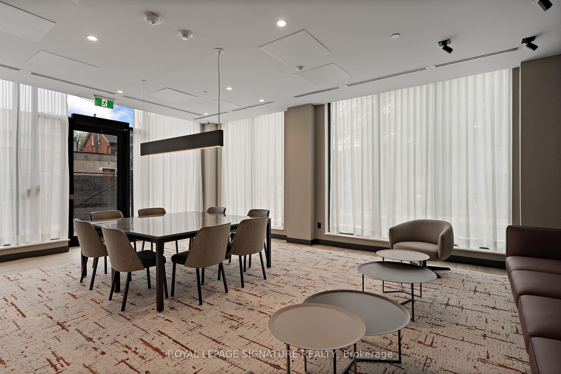 









664


Spadina

Avenue, 810,
Toronto,




ON
M5S 0G4

