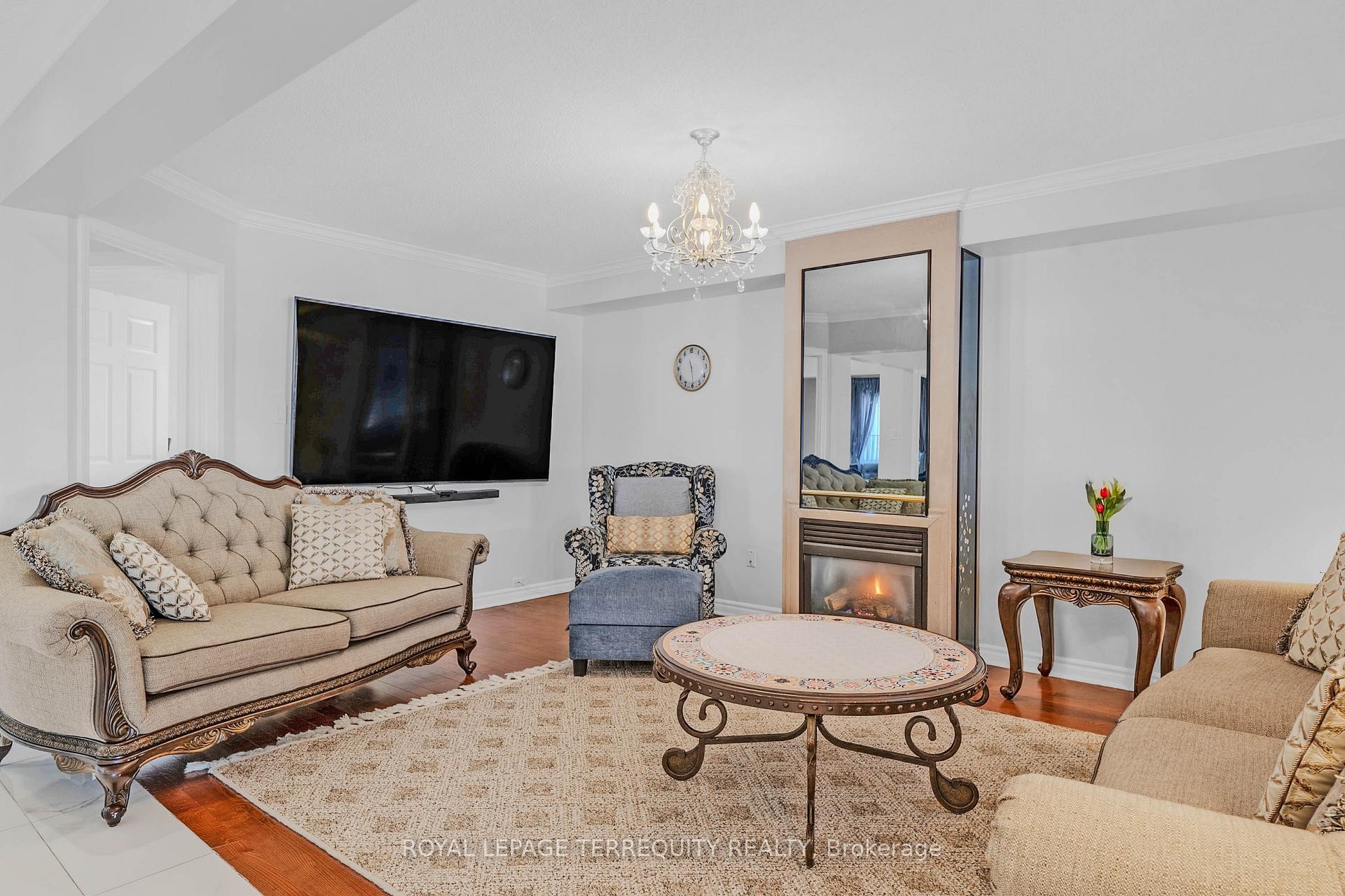 









8


Shallimar

Court,
Brampton,




ON
L6X 4N2

