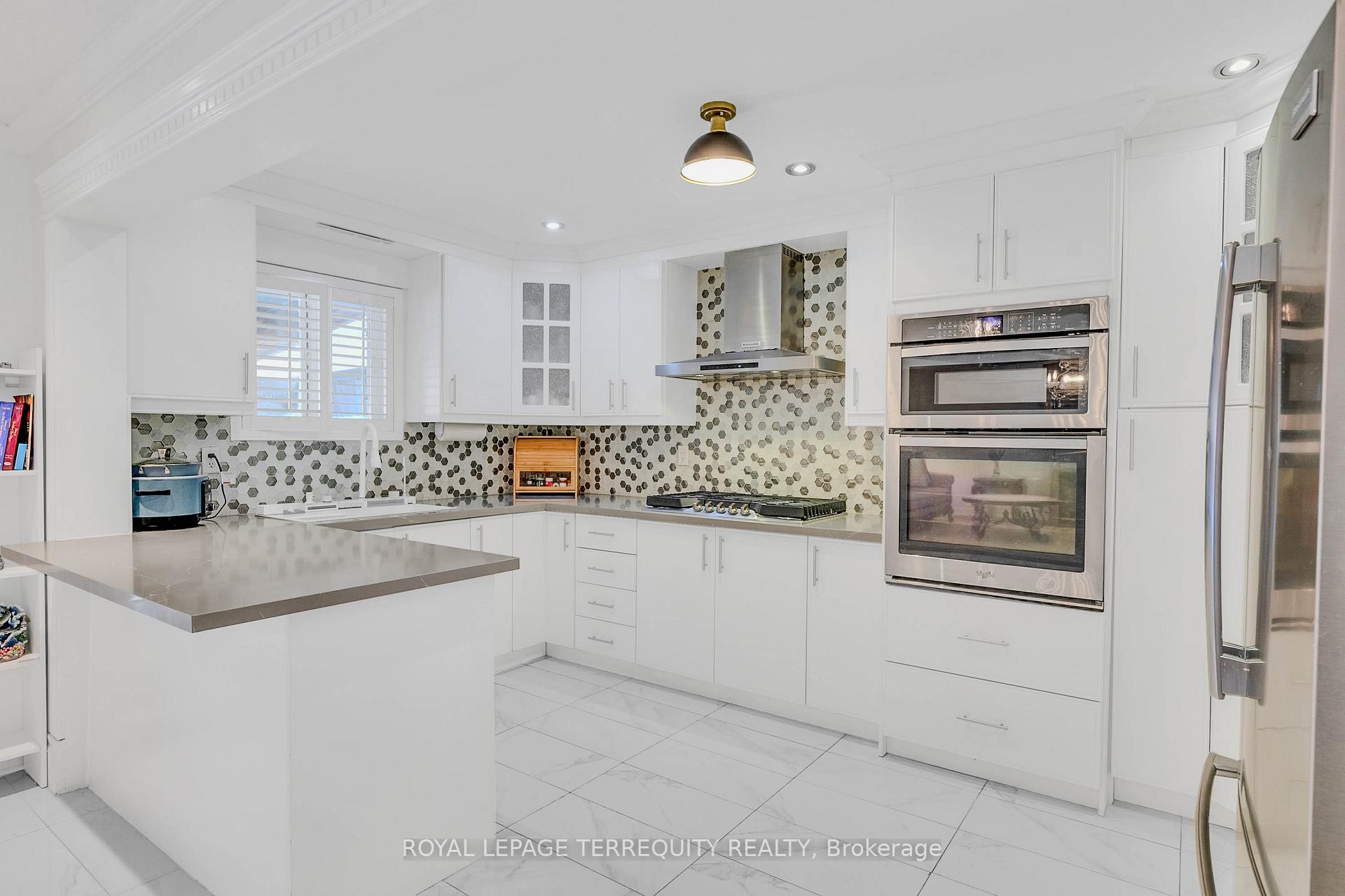 









8


Shallimar

Court,
Brampton,




ON
L6X 4N2

