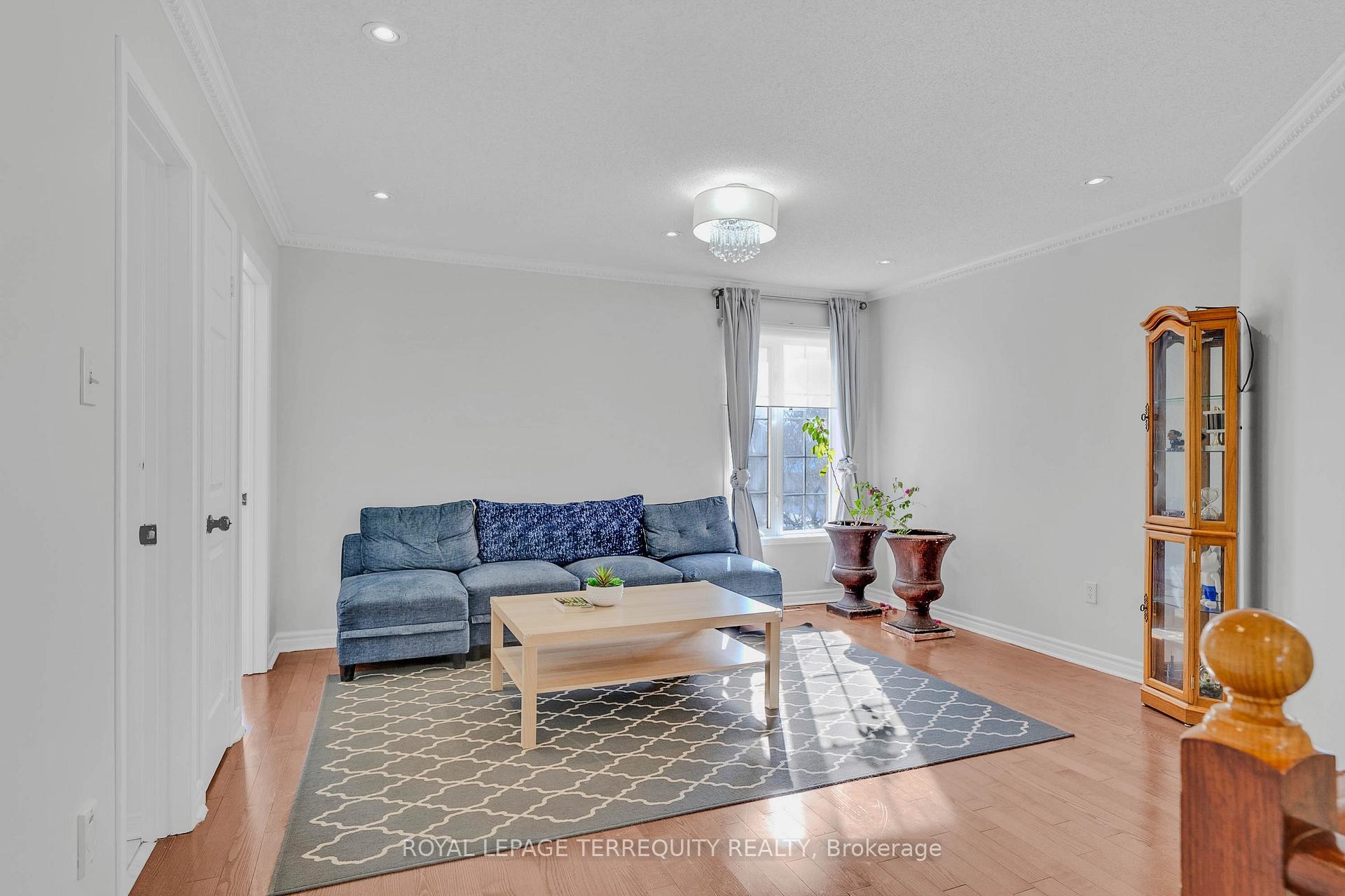 









8


Shallimar

Court,
Brampton,




ON
L6X 4N2

