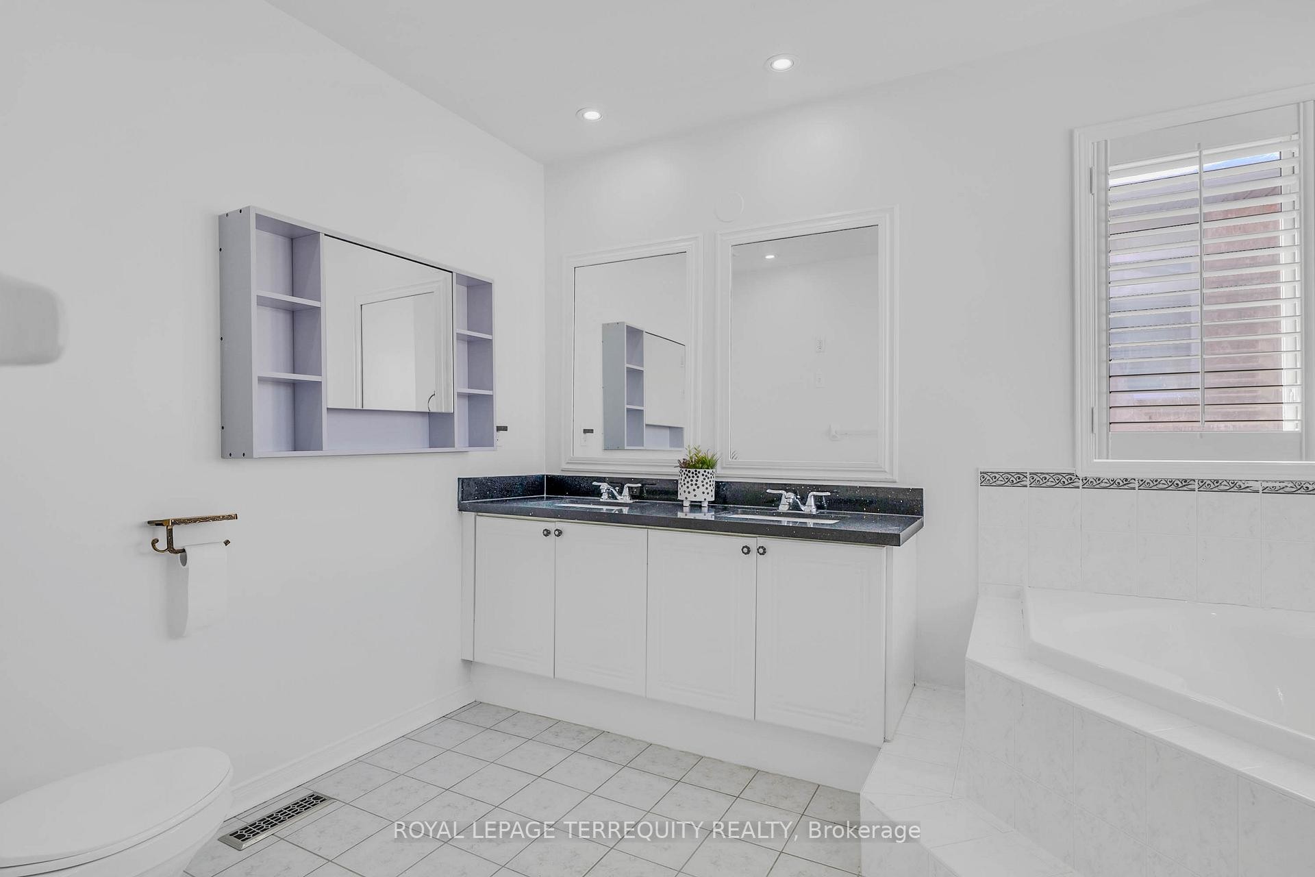 









8


Shallimar

Court,
Brampton,




ON
L6X 4N2

