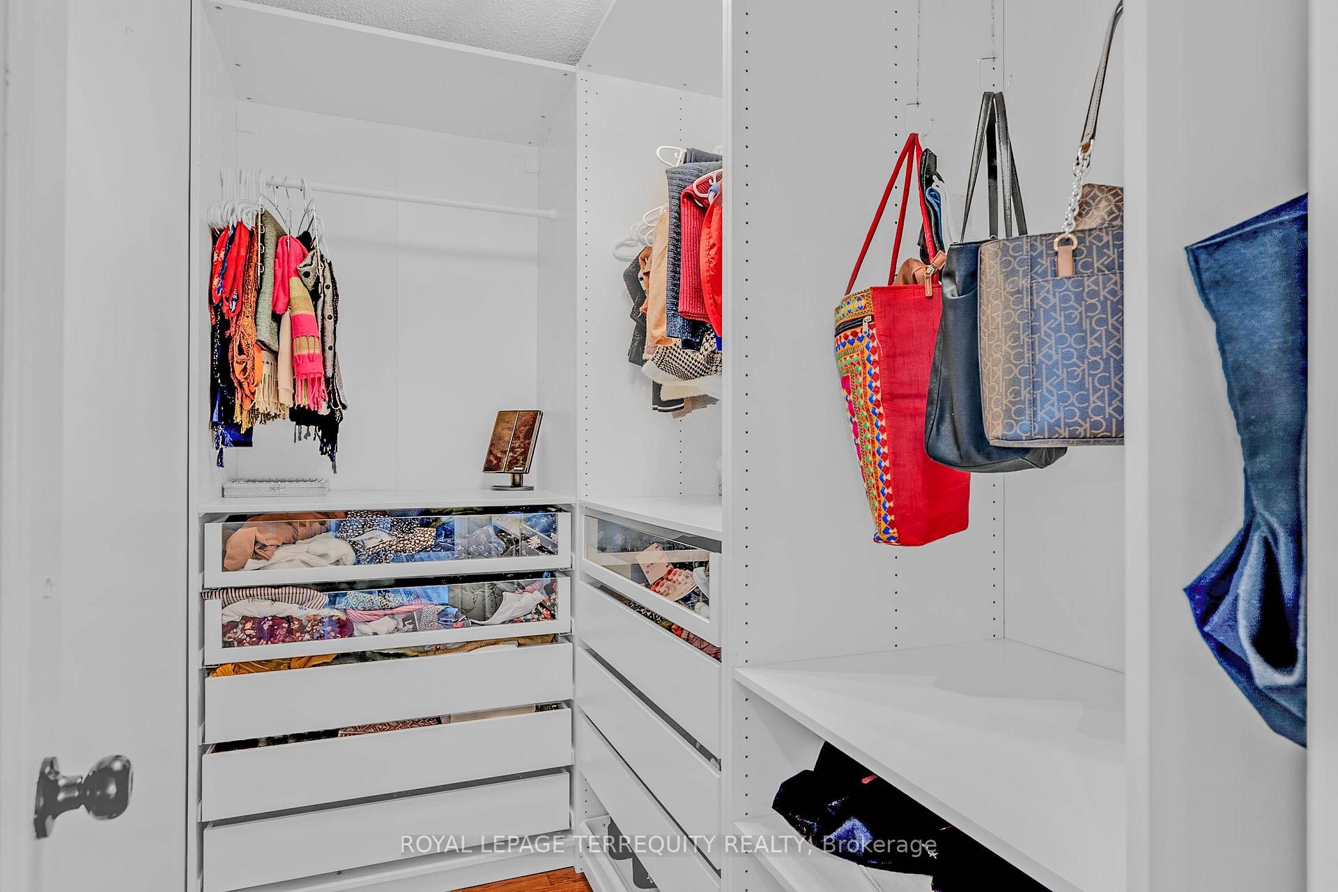 









8


Shallimar

Court,
Brampton,




ON
L6X 4N2

