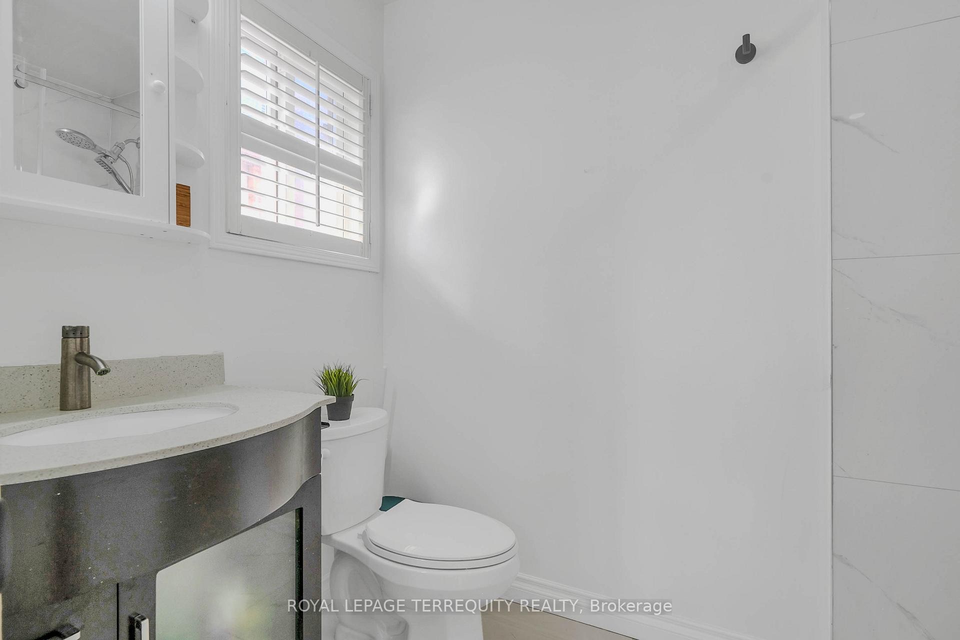 









8


Shallimar

Court,
Brampton,




ON
L6X 4N2

