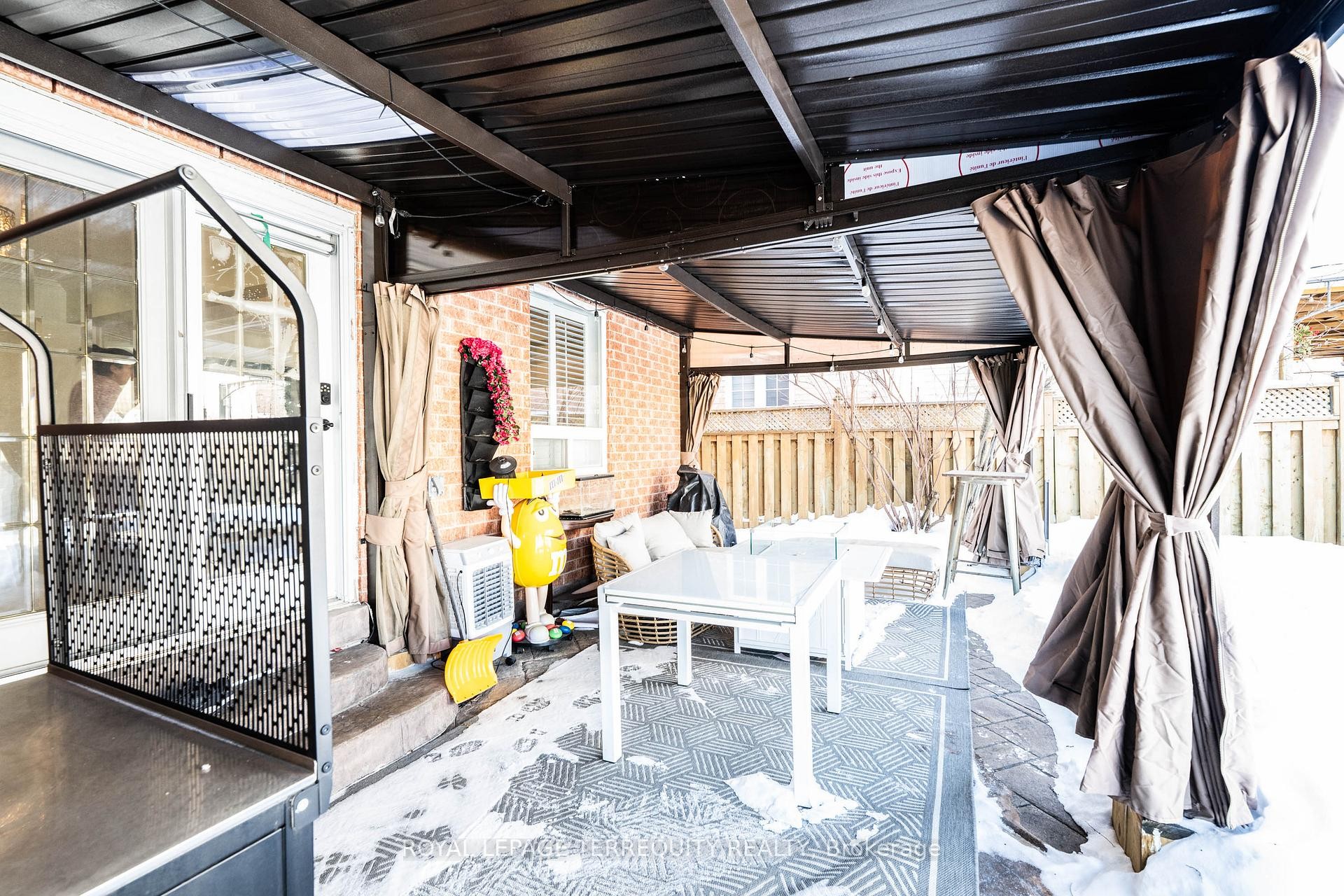 









8


Shallimar

Court,
Brampton,




ON
L6X 4N2

