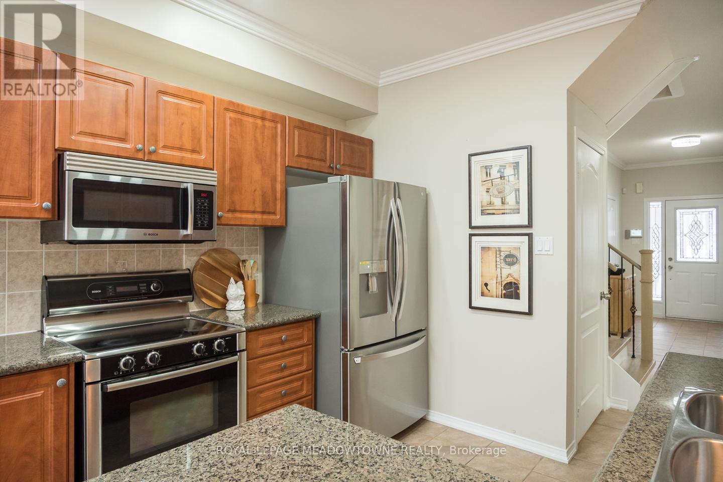 












1043 DONNELLY STREET

,
Milton,




Ontario
L9T0A2

