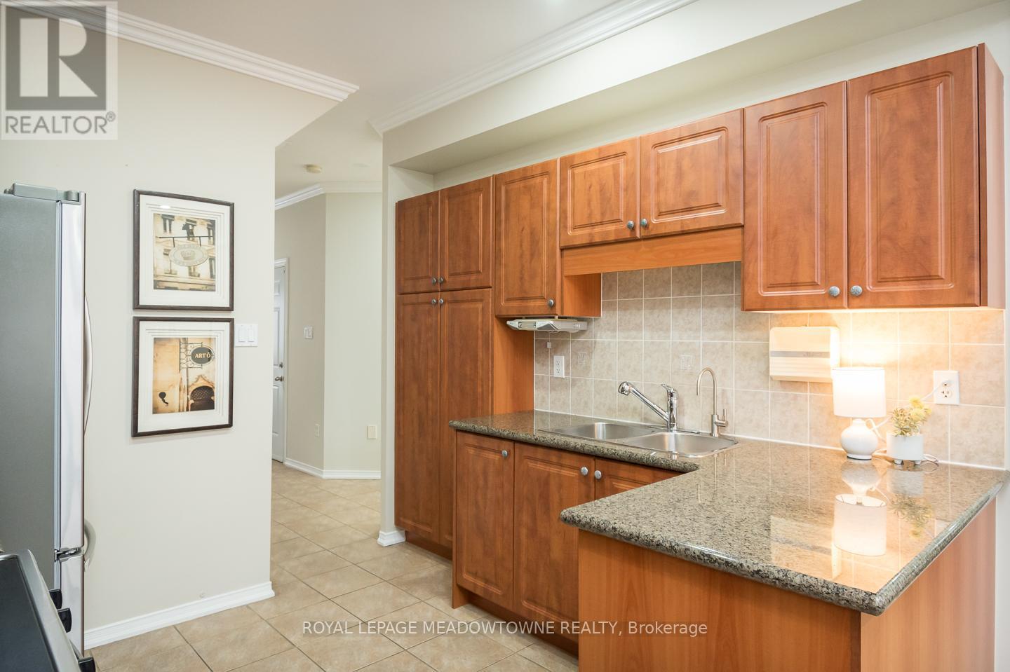 












1043 DONNELLY STREET

,
Milton,




Ontario
L9T0A2

