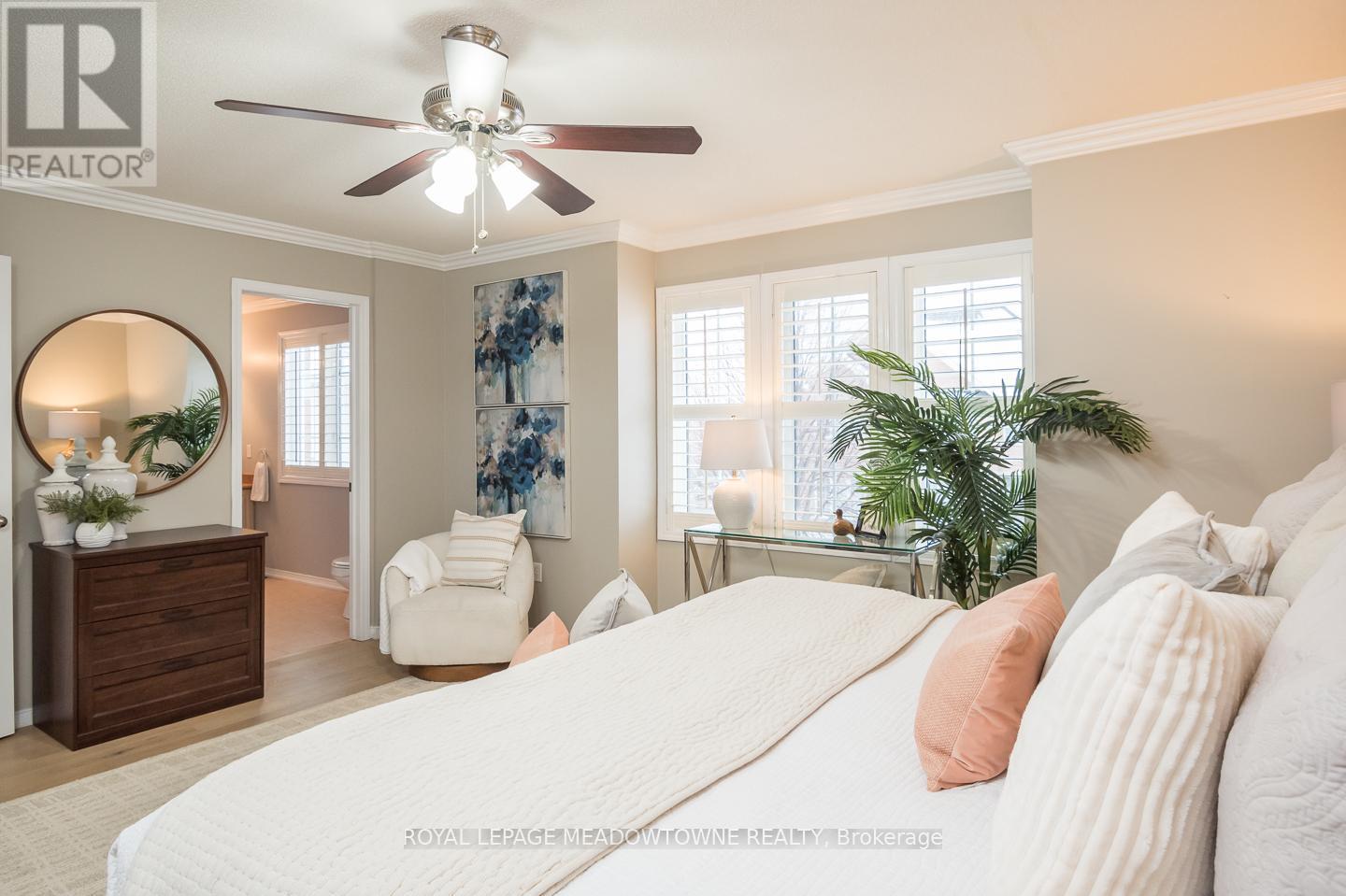 












1043 DONNELLY STREET

,
Milton,




Ontario
L9T0A2

