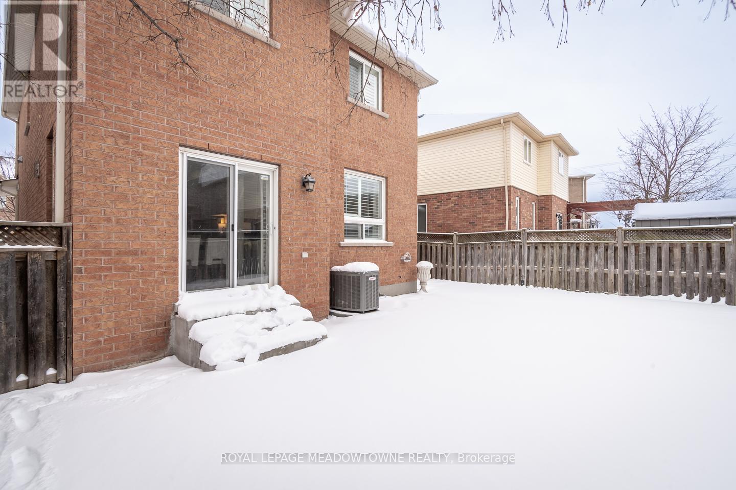 












1043 DONNELLY STREET

,
Milton,




Ontario
L9T0A2

