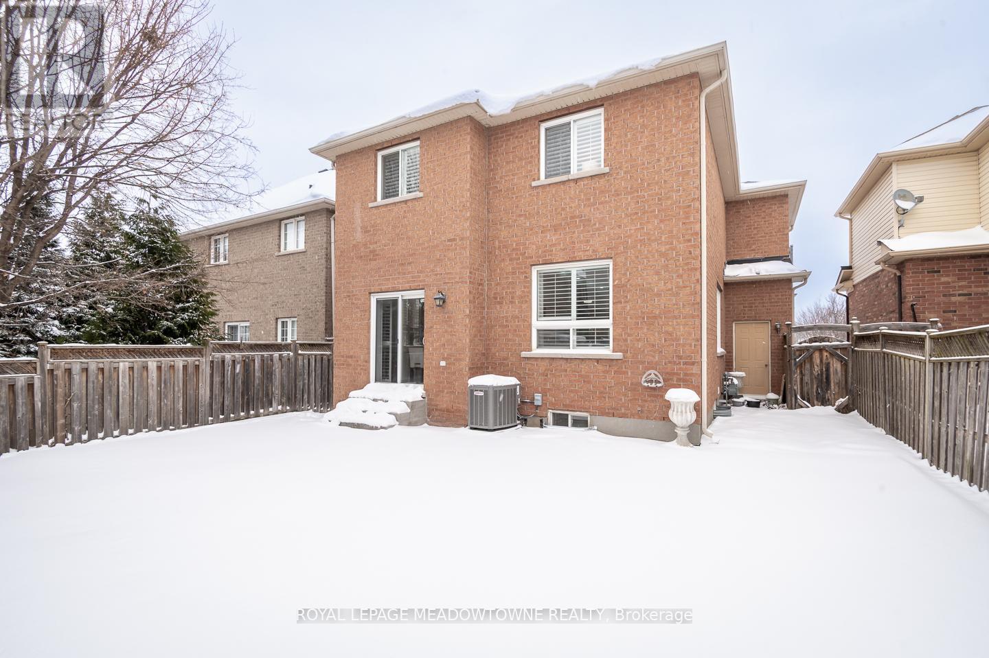 












1043 DONNELLY STREET

,
Milton,




Ontario
L9T0A2

