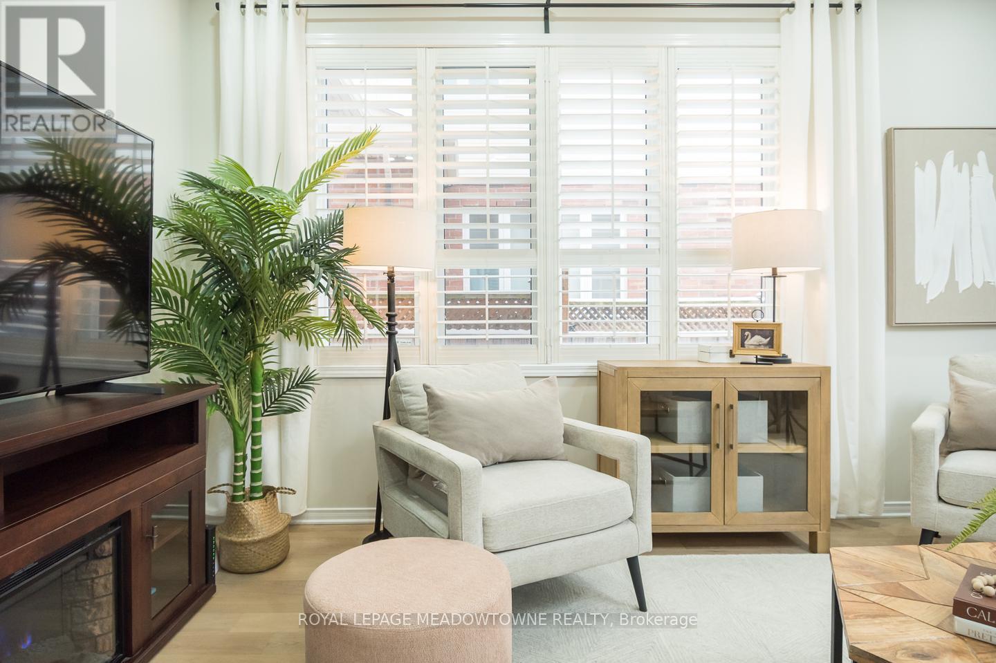 












1043 DONNELLY STREET

,
Milton,




Ontario
L9T0A2

