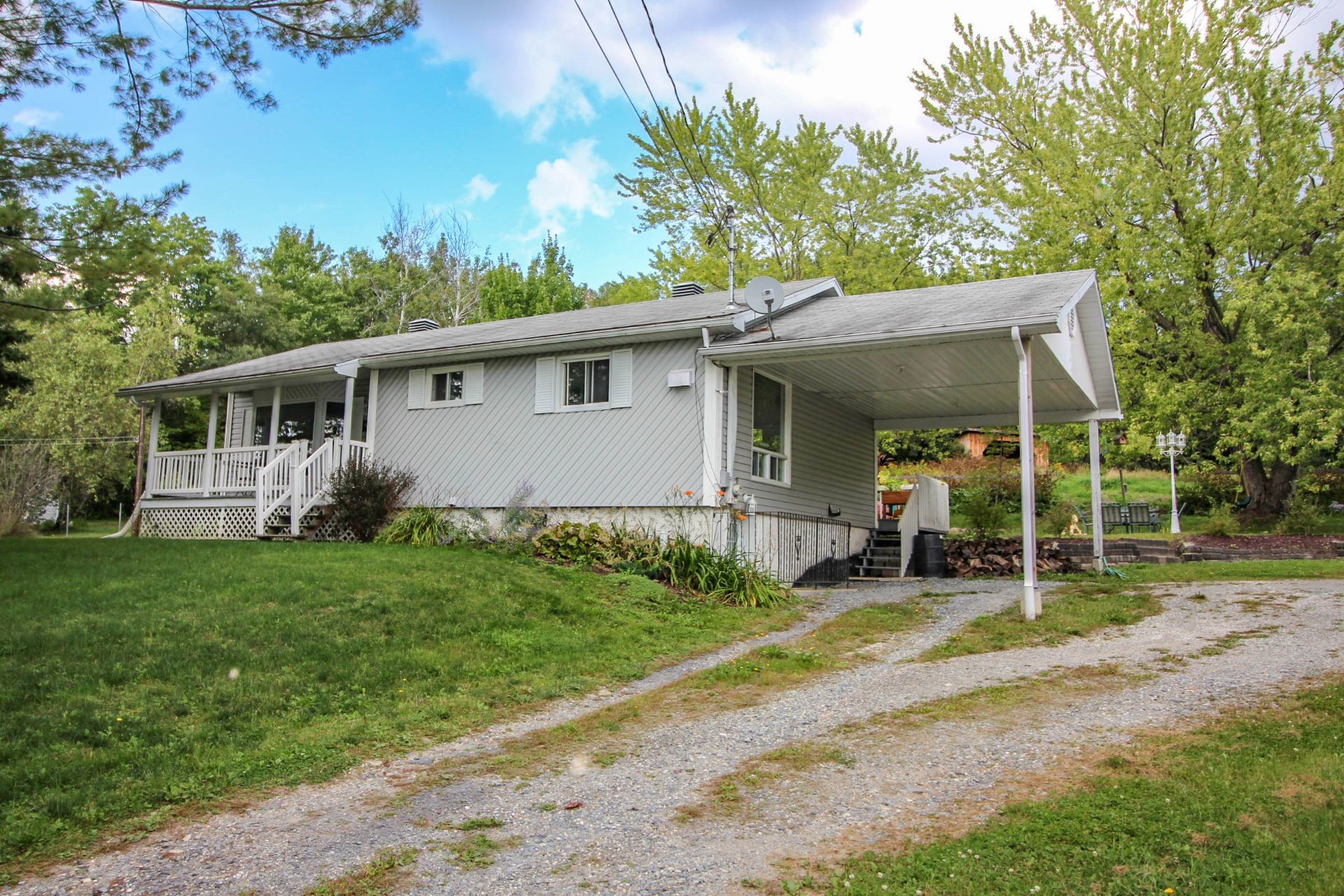 









7685

 - 7705


Rue St-François N.

,
Sherbrooke (Fleurimont),




QC
J1C0V4

