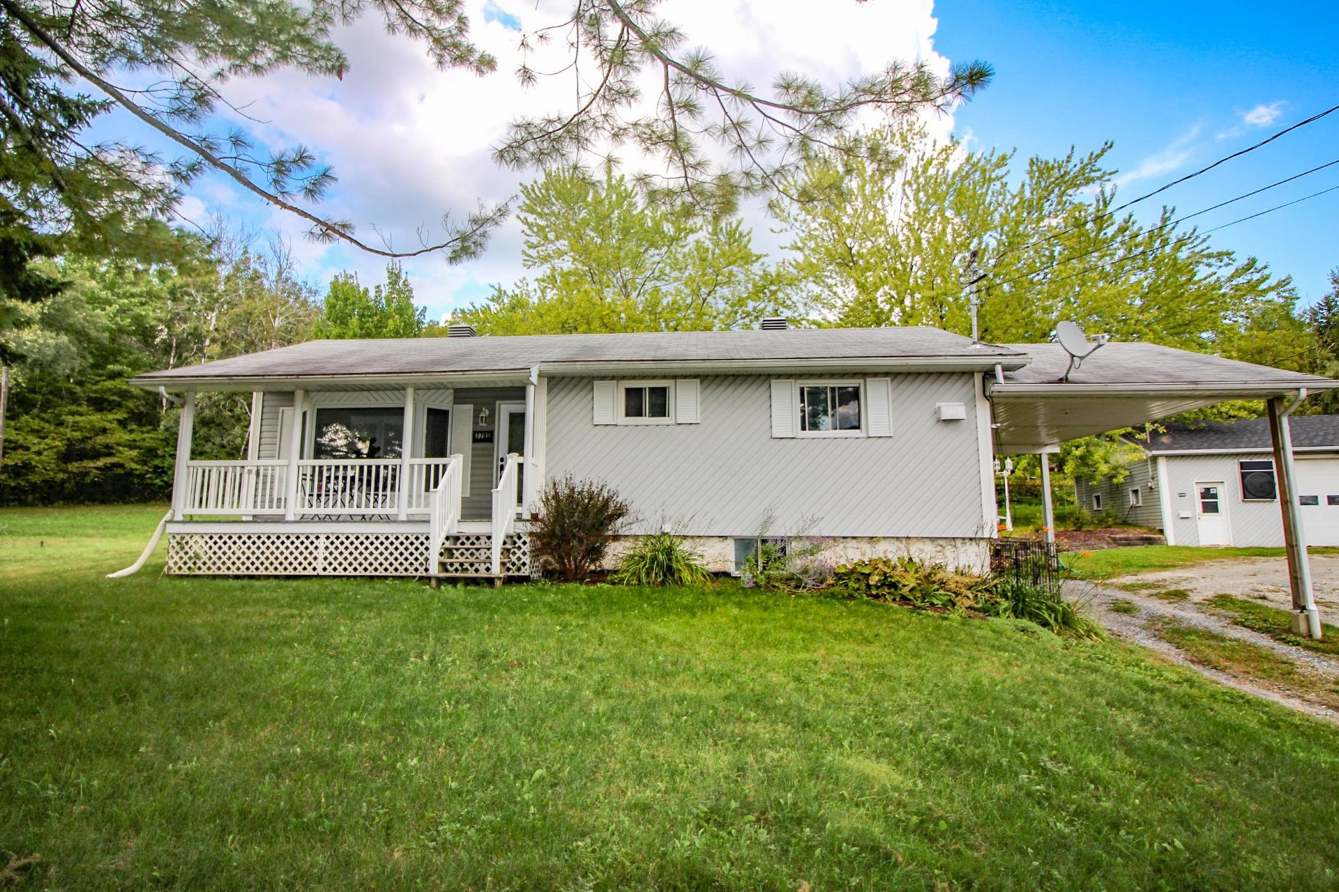 









7685

 - 7705


Rue St-François N.

,
Sherbrooke (Fleurimont),




QC
J1C0V4

