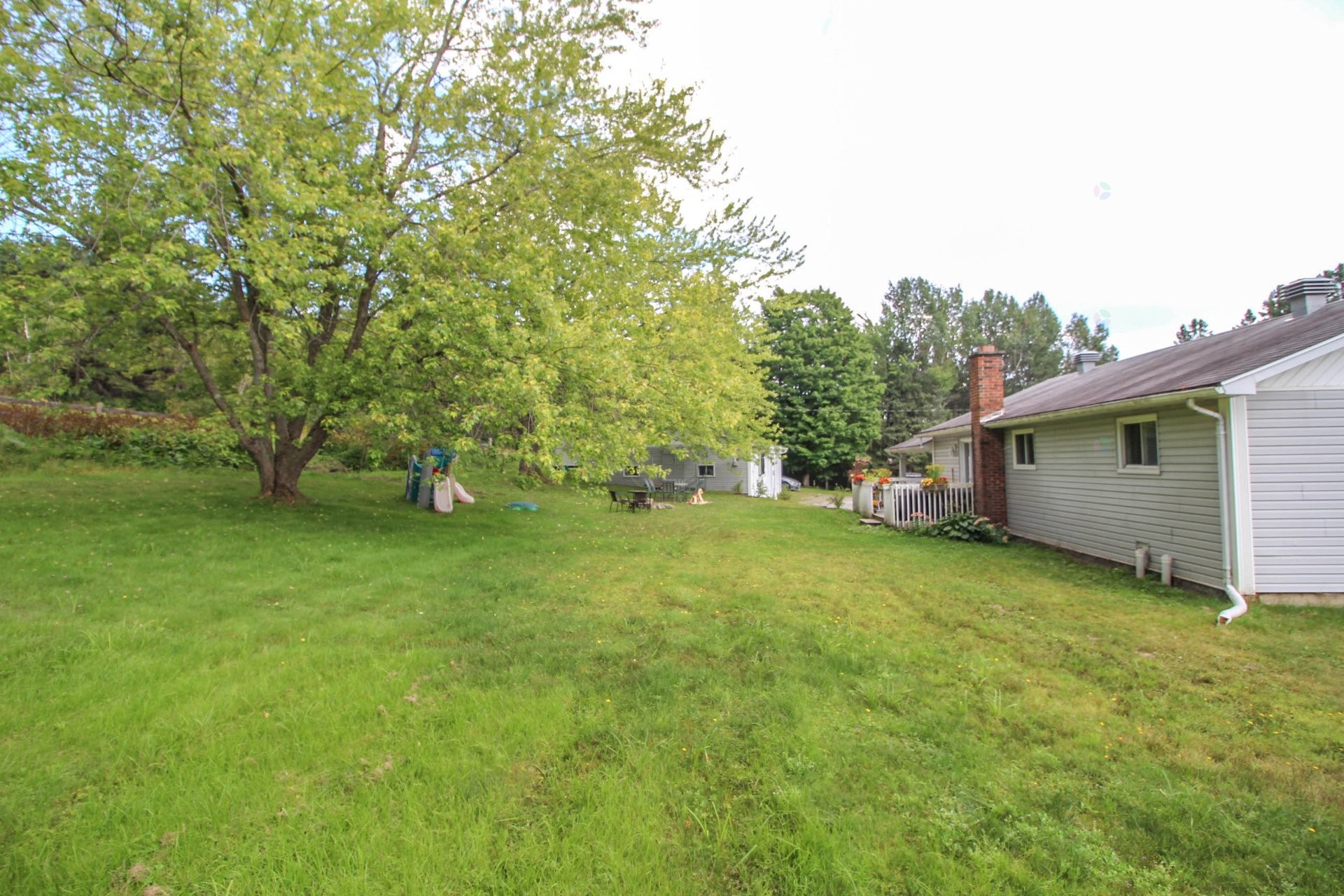 









7685

 - 7705


Rue St-François N.

,
Sherbrooke (Fleurimont),




QC
J1C0V4

