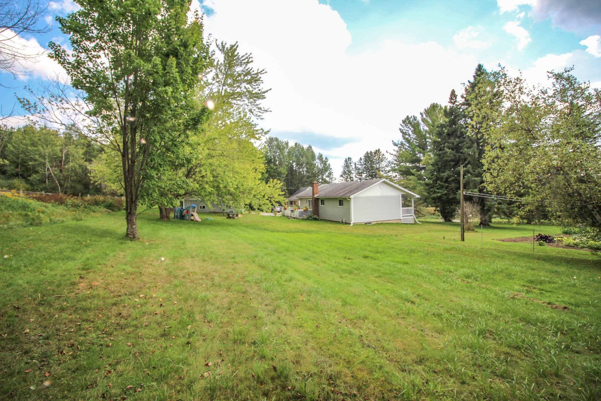 









7685

 - 7705


Rue St-François N.

,
Sherbrooke (Fleurimont),




QC
J1C0V4

