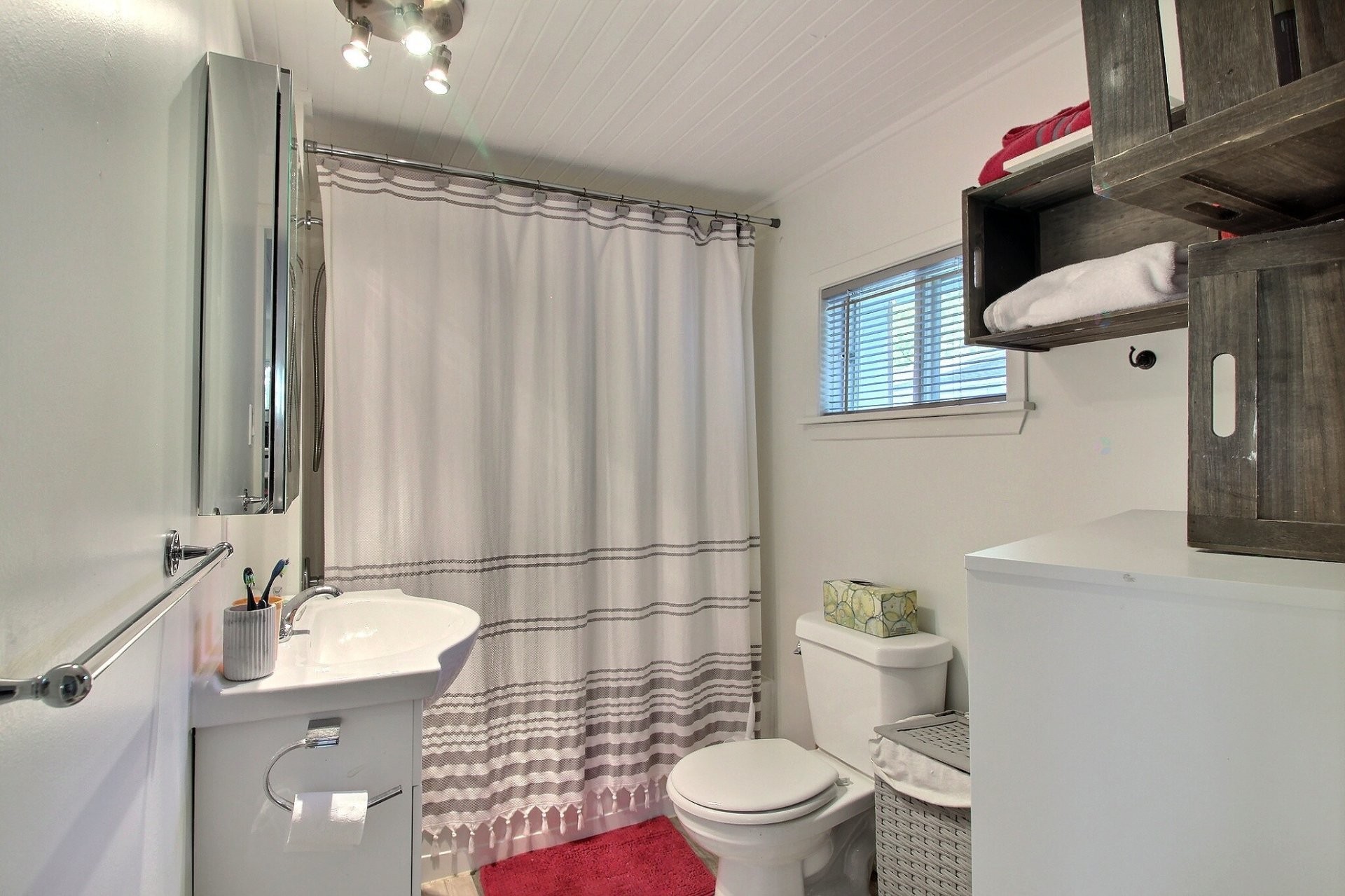 









7685

 - 7705


Rue St-François N.

,
Sherbrooke (Fleurimont),




QC
J1C0V4

