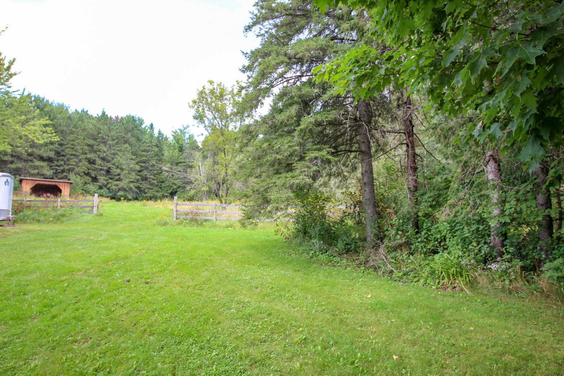 









7685

 - 7705


Rue St-François N.

,
Sherbrooke (Fleurimont),




QC
J1C0V4

