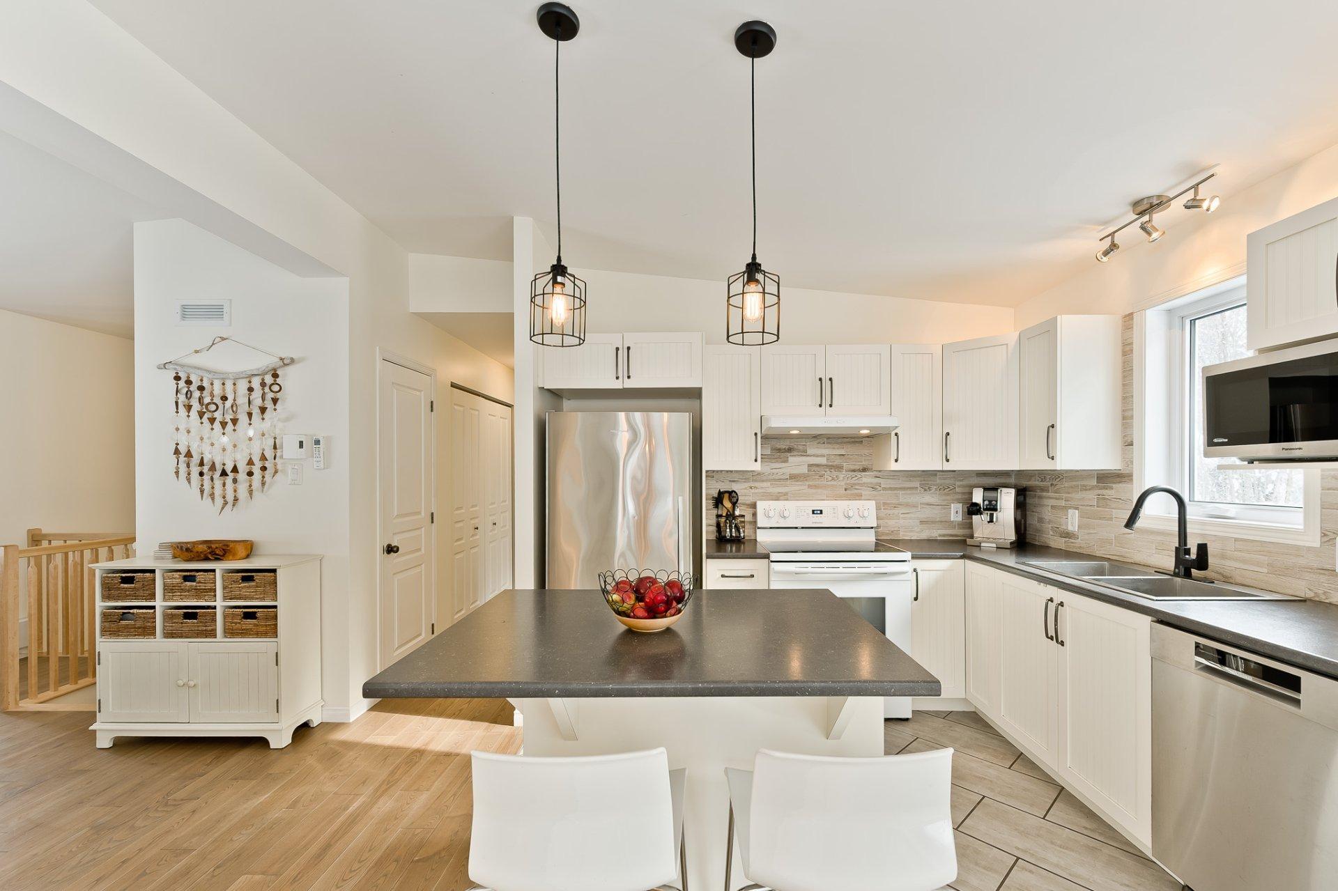 









16


Rue de la Crête

,
Orford,




QC
J1X0C5

