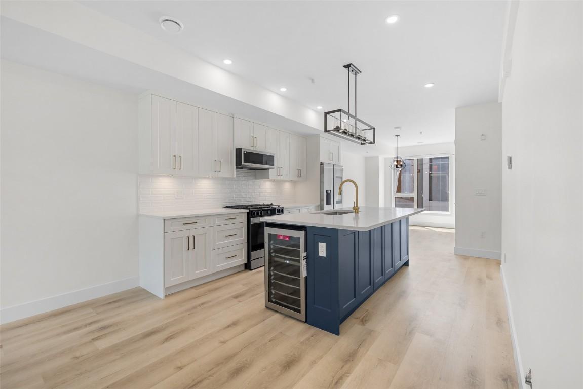 









1975


Shannon Lake

Road, 25,
West Kelowna,




BC
V4T 1V5

