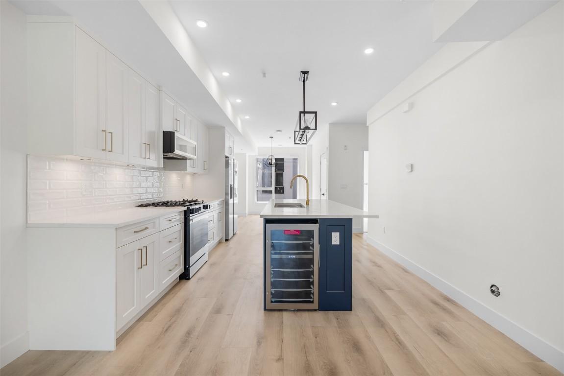 









1975


Shannon Lake

Road, 25,
West Kelowna,




BC
V4T 1V5

