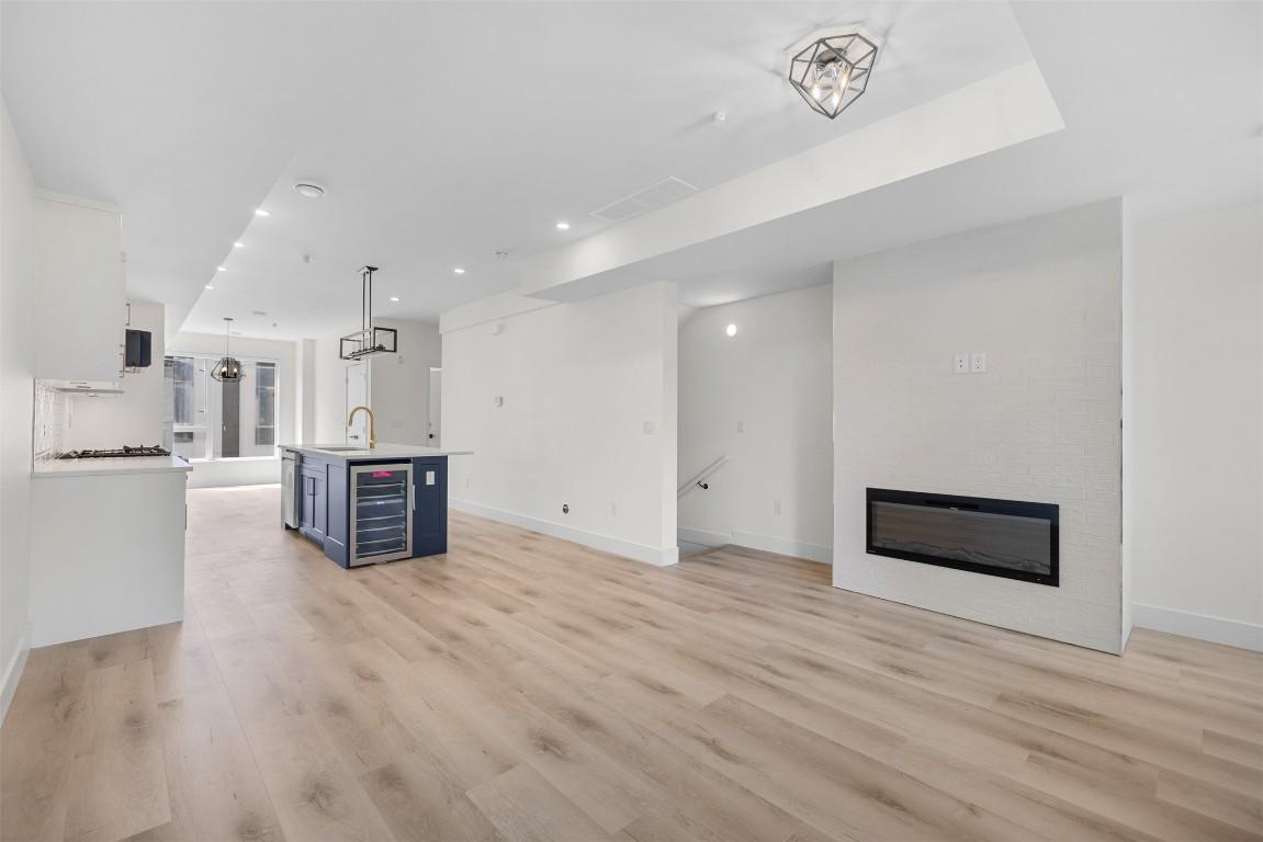 









1975


Shannon Lake

Road, 25,
West Kelowna,




BC
V4T 1V5

