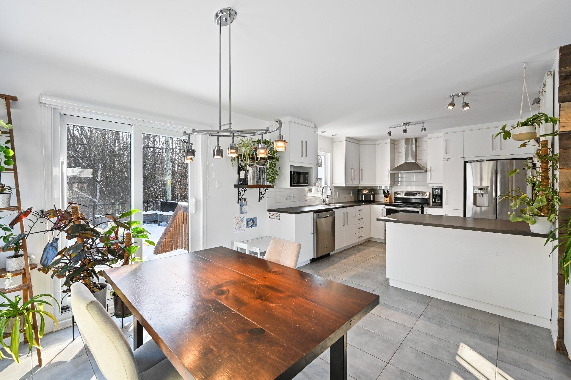 









190


Rue Joseph-Doyon

,
Saint-Jean-sur-Richelieu,




QC
J3B0K2

