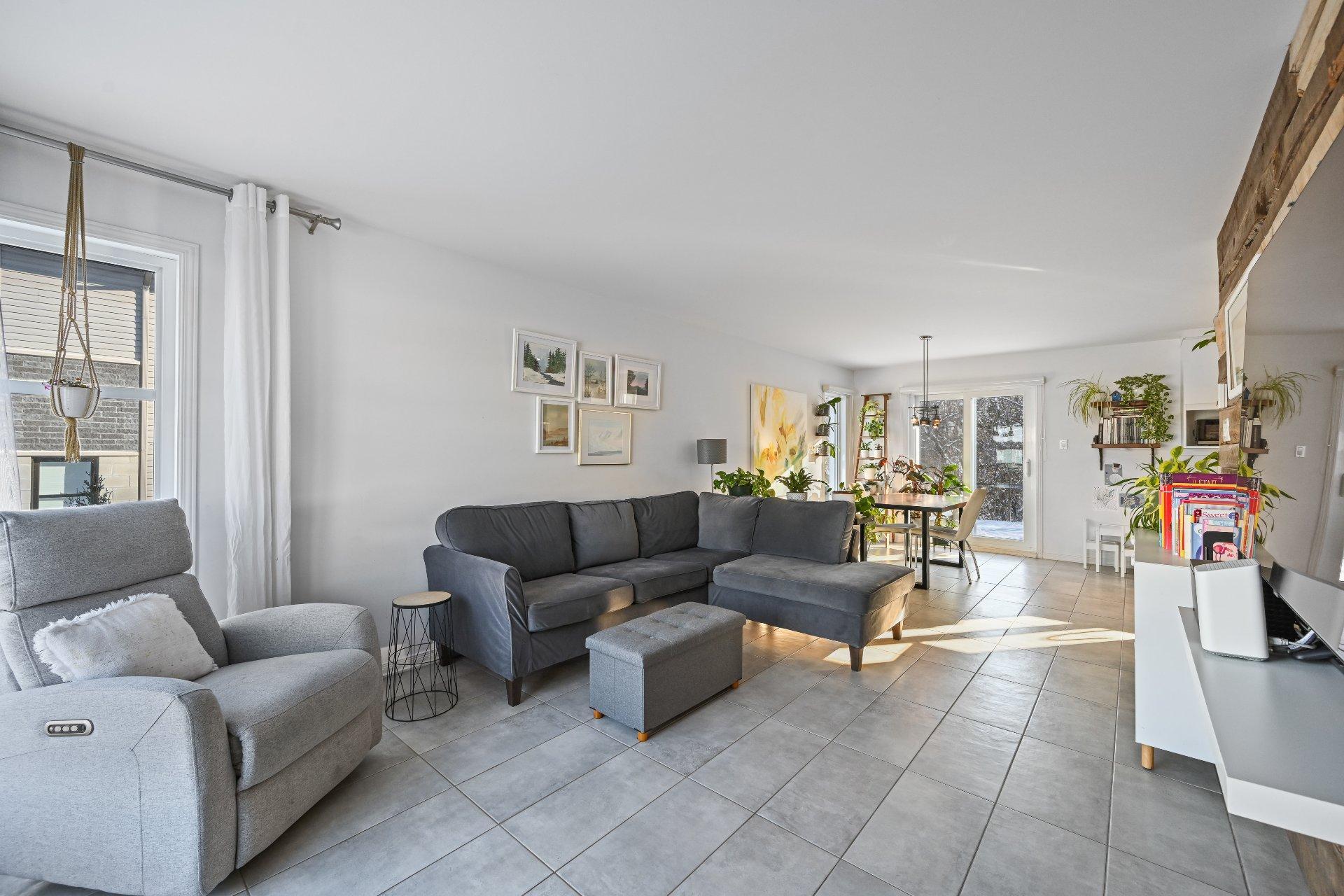 









190


Rue Joseph-Doyon

,
Saint-Jean-sur-Richelieu,




QC
J3B0K2

