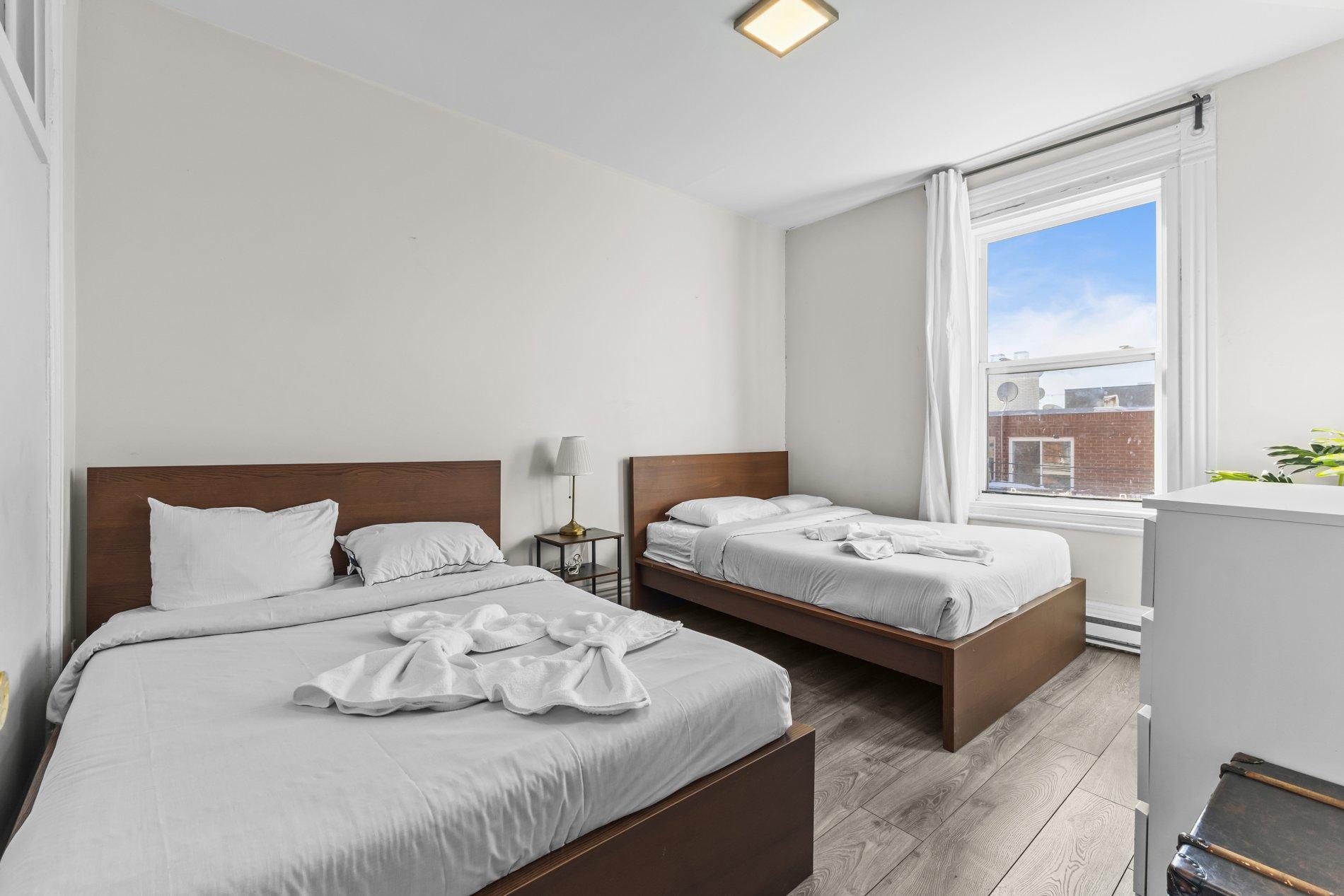 









261

 - 271


Av. Greene

,
Montréal (Le Sud-Ouest),




QC
H4C2H9

