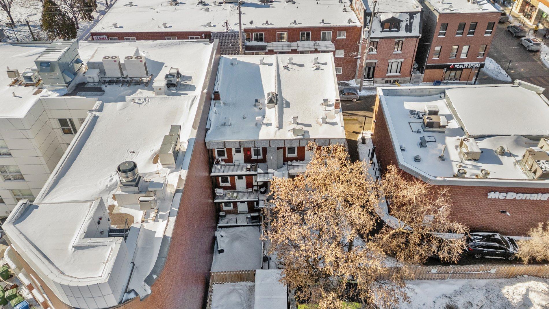 









261

 - 271


Av. Greene

,
Montréal (Le Sud-Ouest),




QC
H4C2H9

