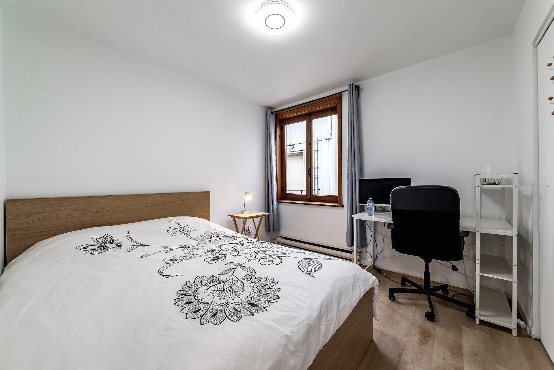 









47


Av. des Pins O.

, 303,
Montréal (Le Plateau-Mont-Royal),




QC
H2W1R7

