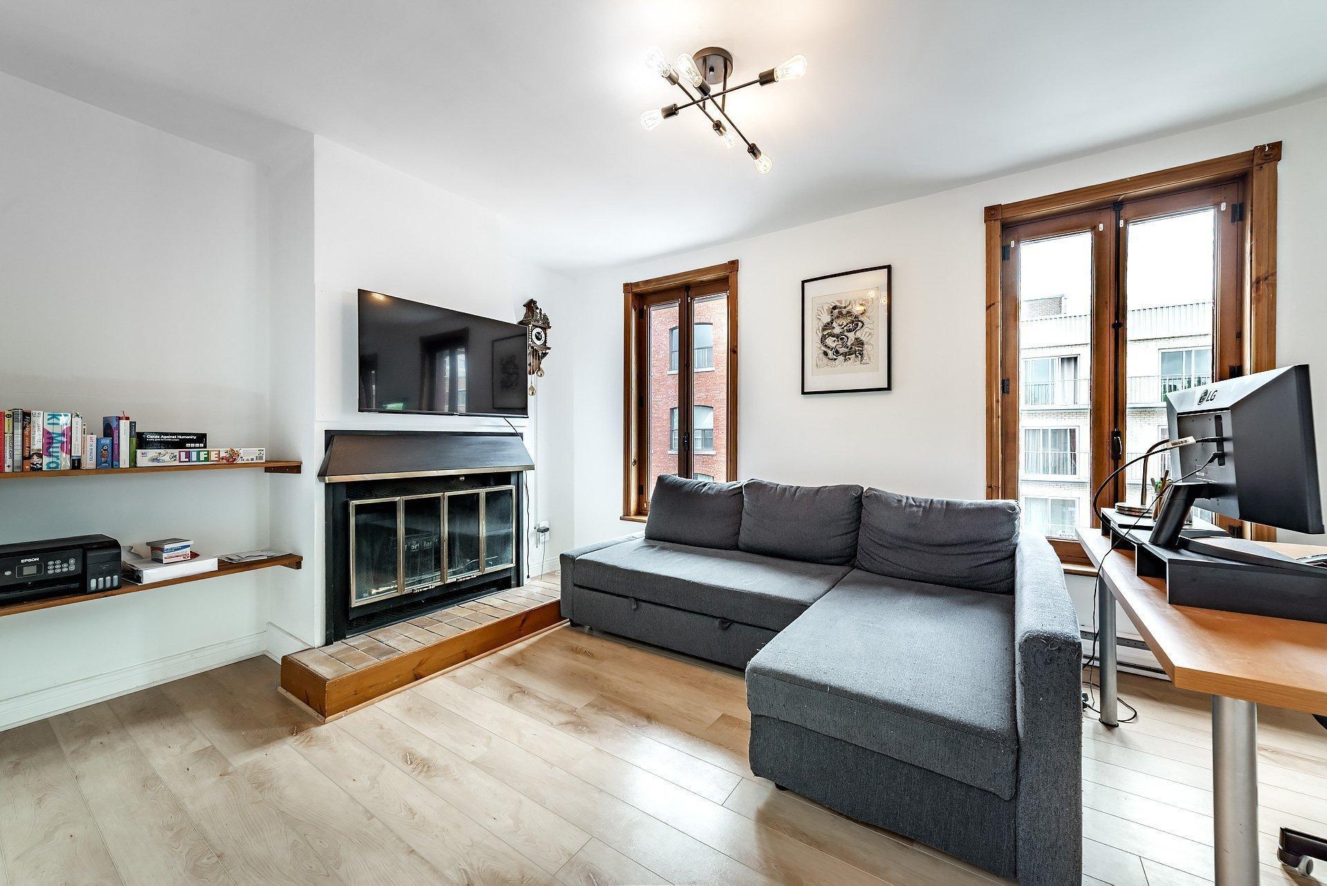 









47


Av. des Pins O.

, 303,
Montréal (Le Plateau-Mont-Royal),




QC
H2W1R7

