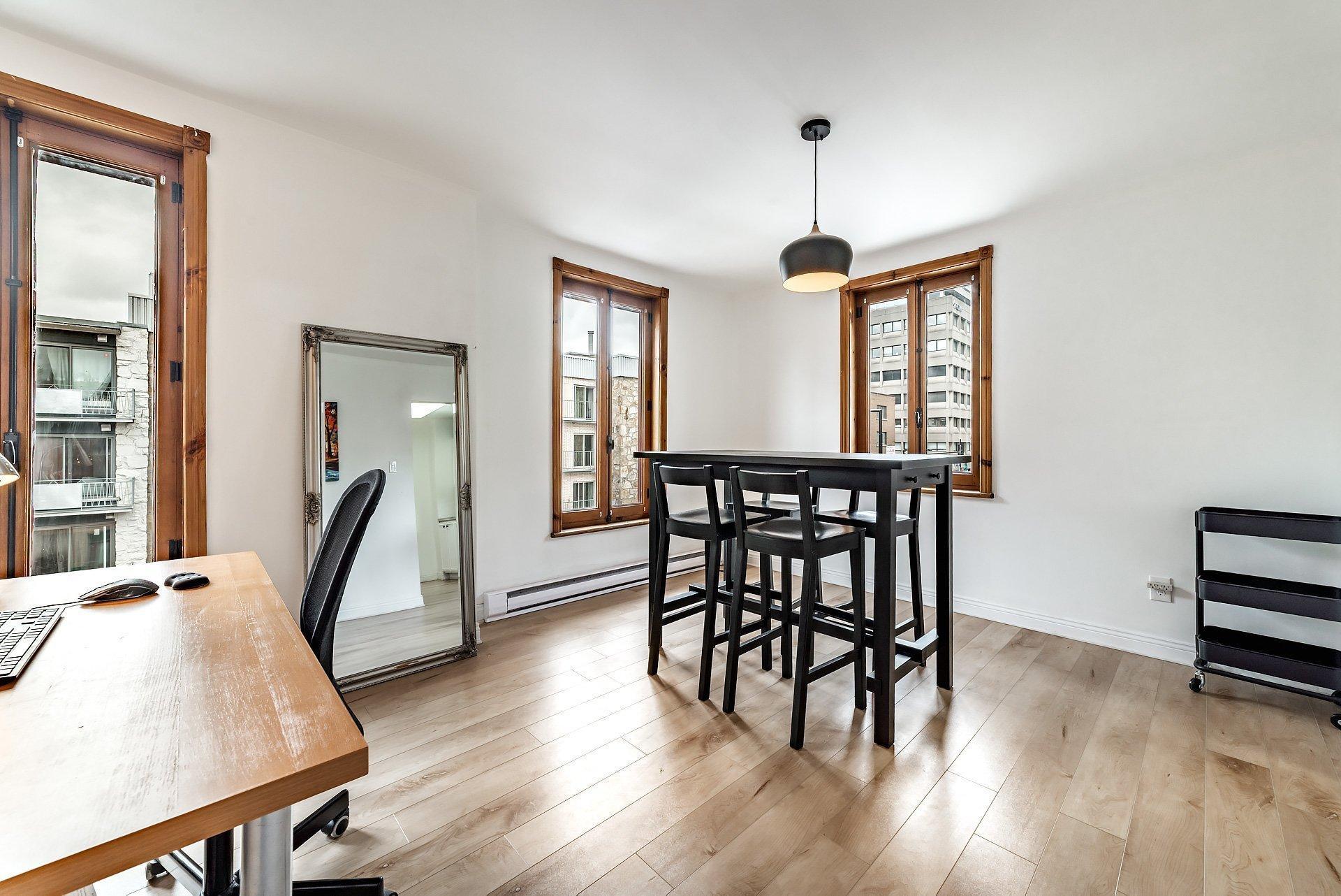 









47


Av. des Pins O.

, 303,
Montréal (Le Plateau-Mont-Royal),




QC
H2W1R7

