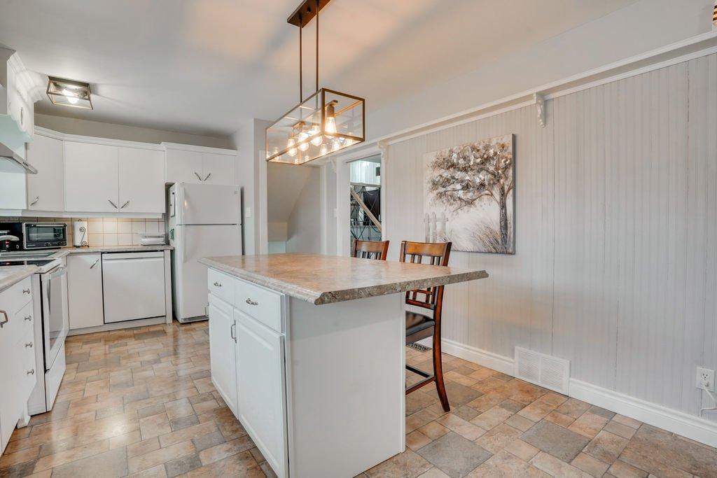 









26


Rue de l'Abbé-Desautels

,
Gatineau (Gatineau),




QC
J8T3E6

